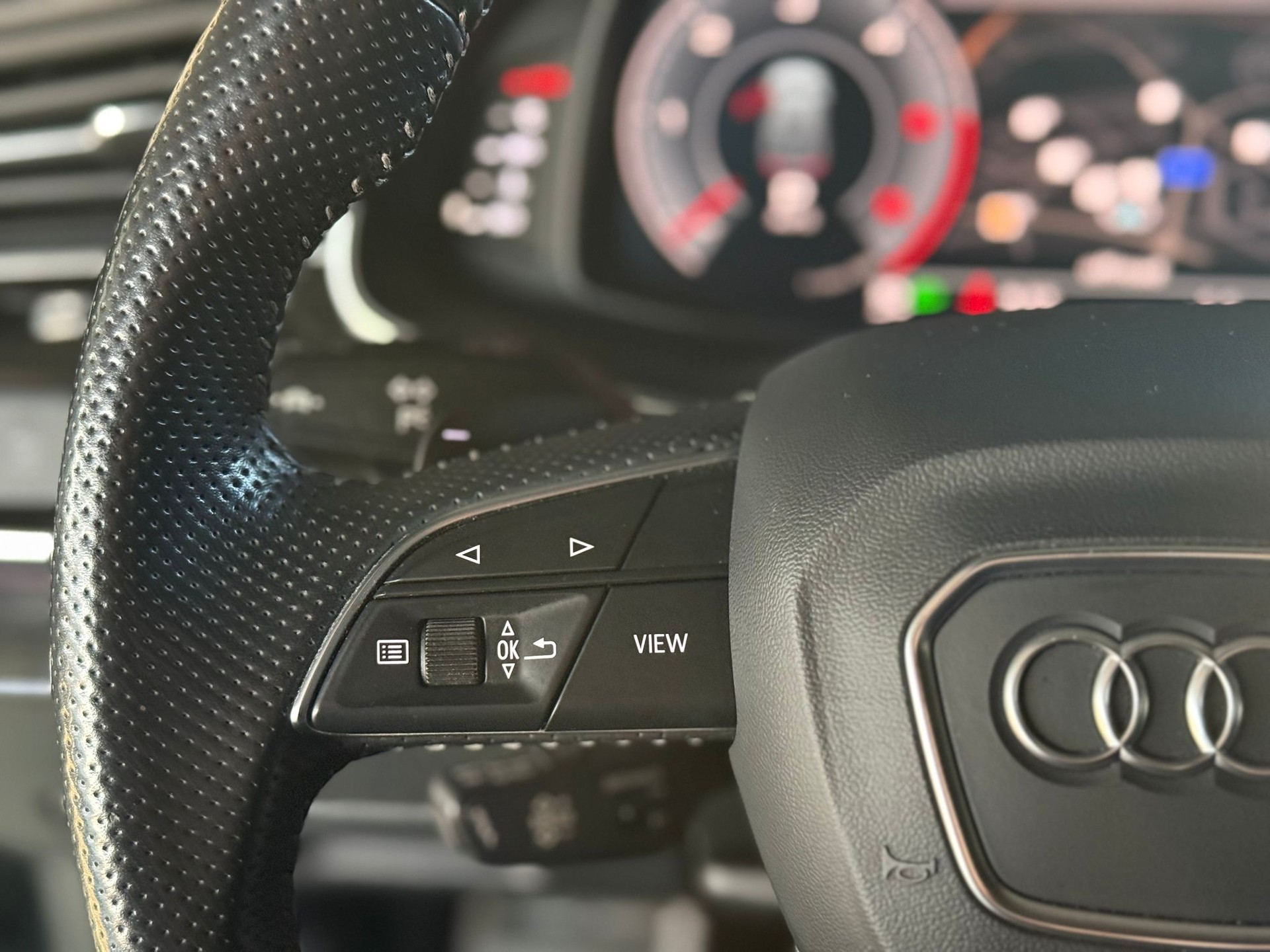 AUDI Q8 50 TDI quattro tiptronic-image-11