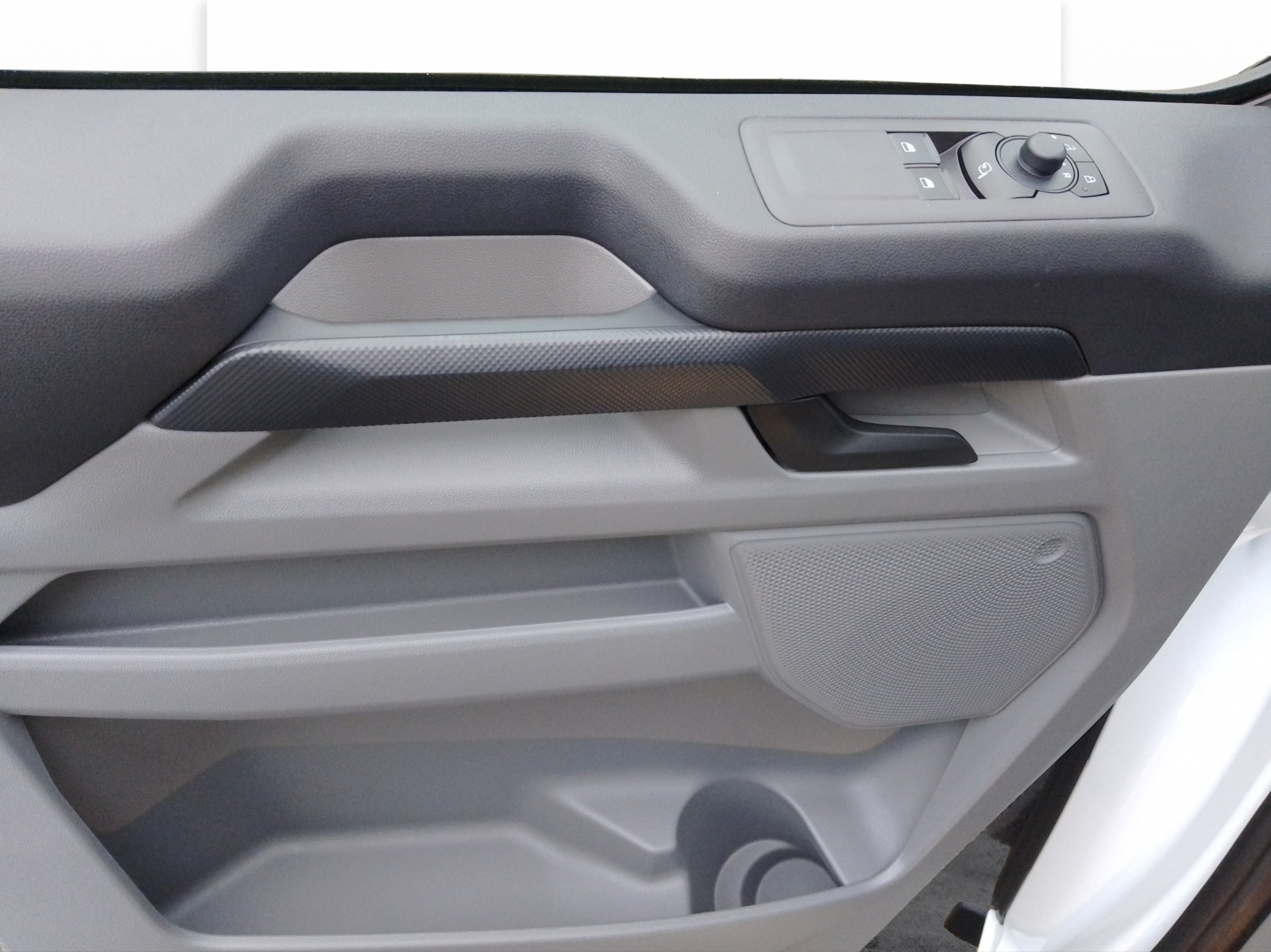 FORD Transit Custom Van 320 L1 2.0 EcoBlue 136 Trend Automat-image-11