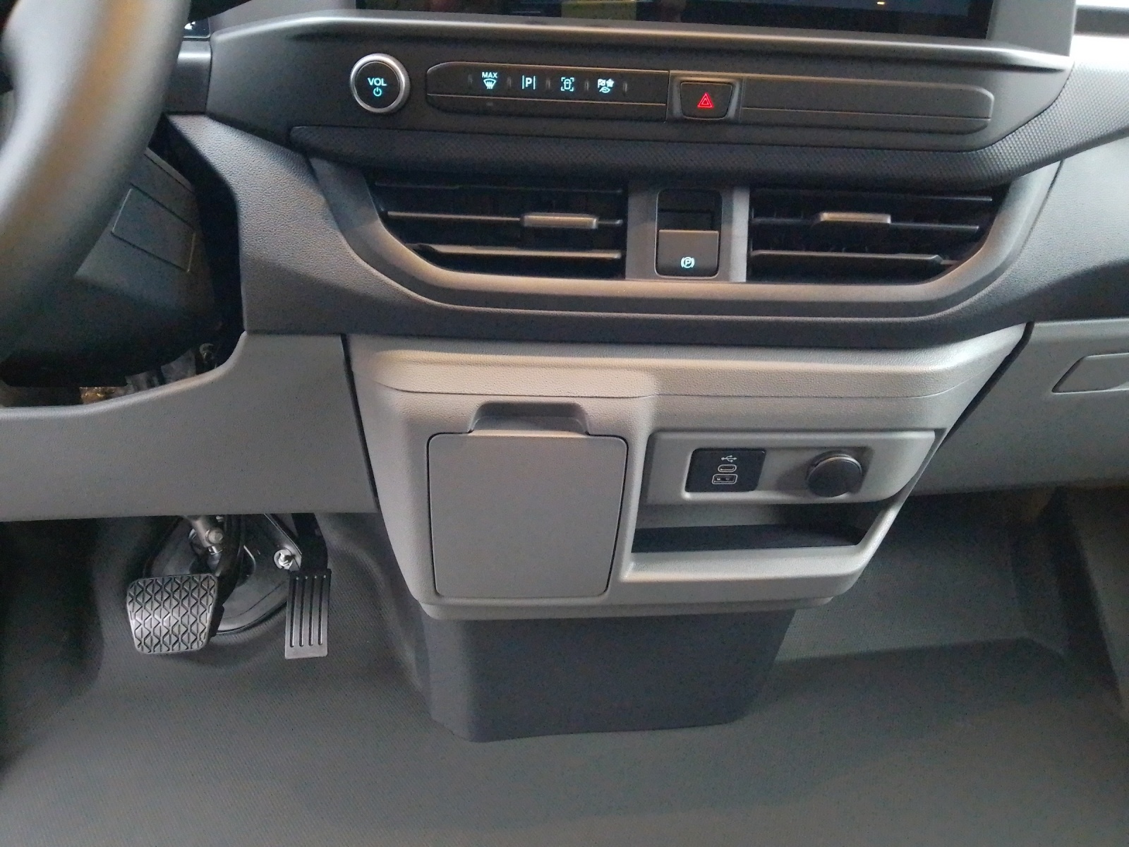 FORD Transit Custom Van 320 L1 2.0 EcoBlue 136 Trend Automat-image-9