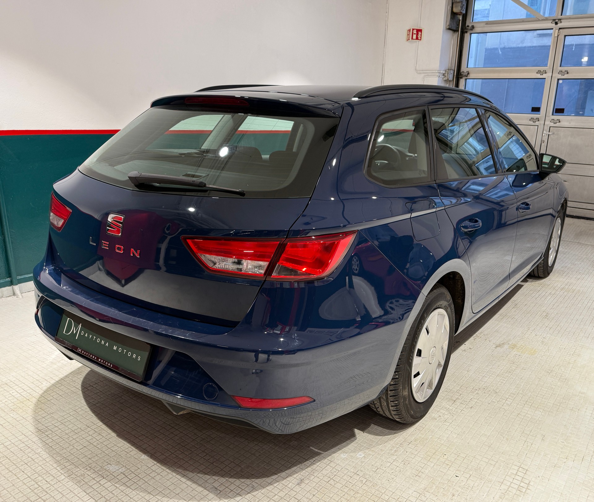 SEAT Leon ST 1.2 TSI Entry-image-2
