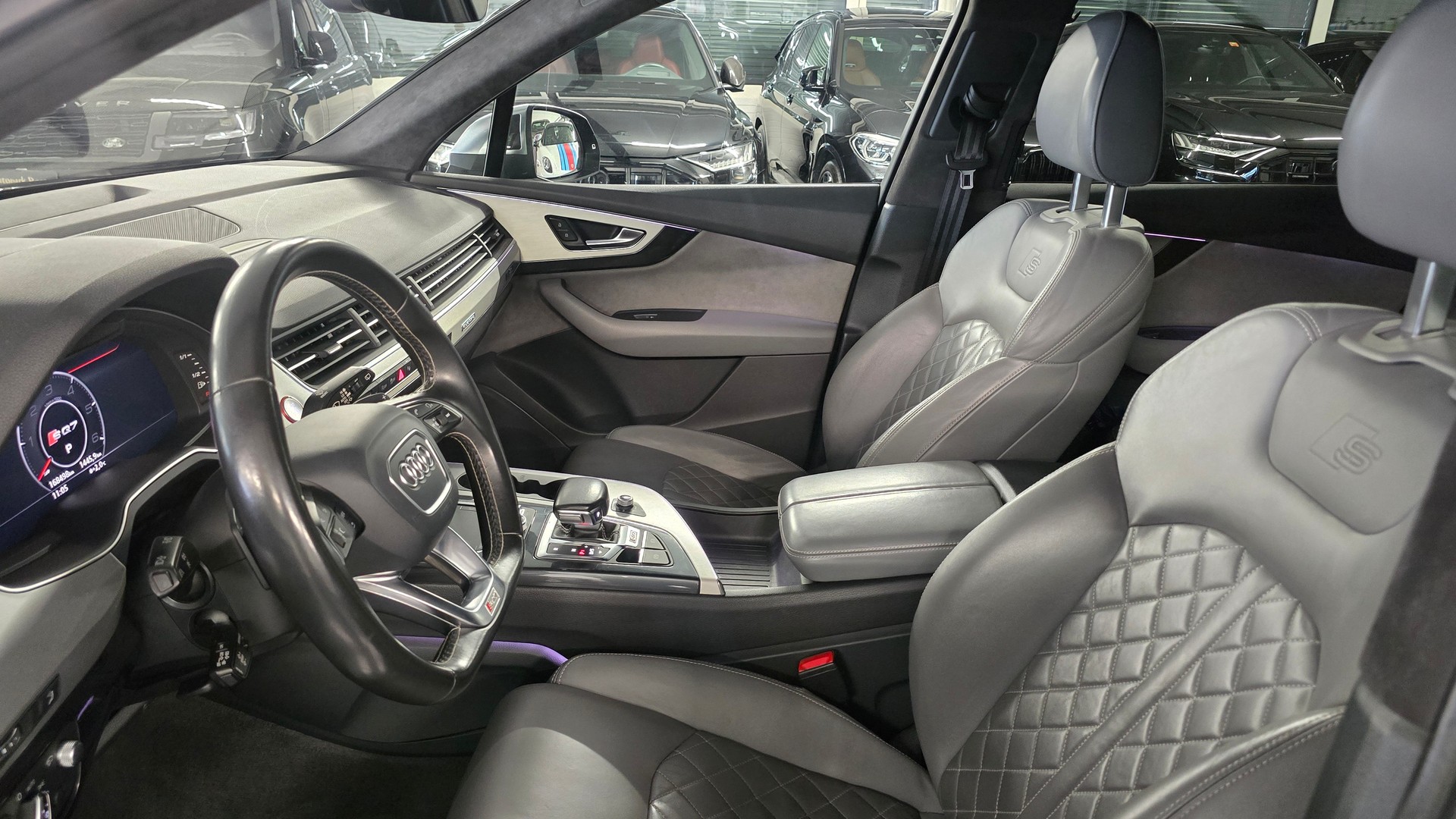 AUDI SQ7 4.0 TDI quattro tiptronic-image-17