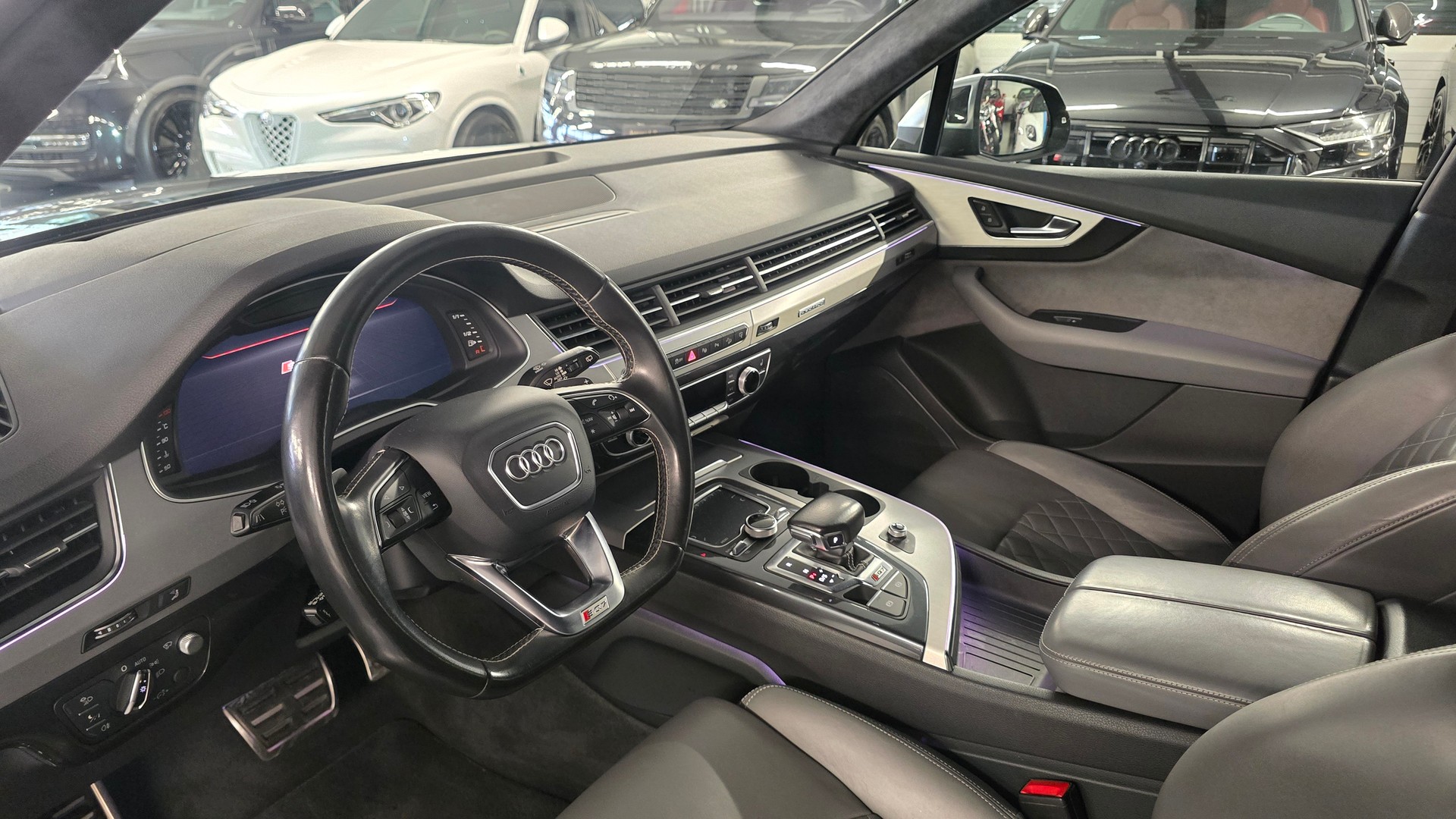 AUDI SQ7 4.0 TDI quattro tiptronic-image-12