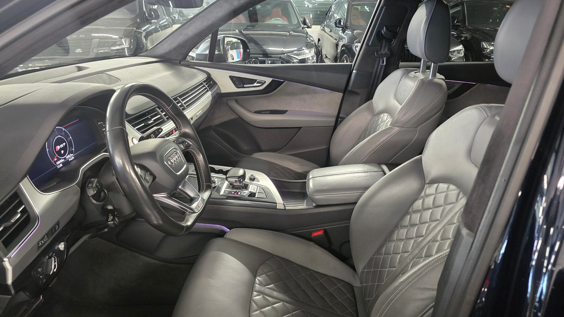 AUDI SQ7 4.0 TDI quattro tiptronic-image-14