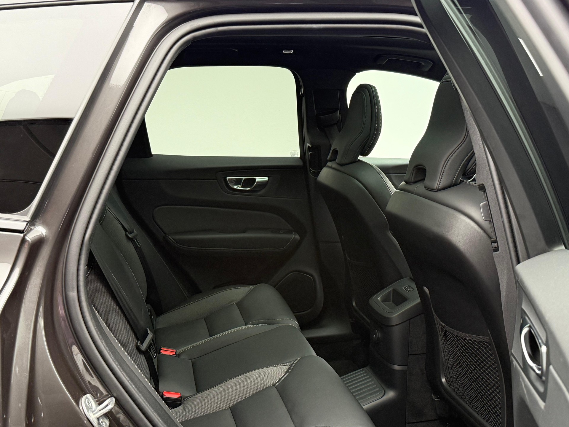 VOLVO XC60 2.0 T8 TE Plus Dark eAWD-image-16