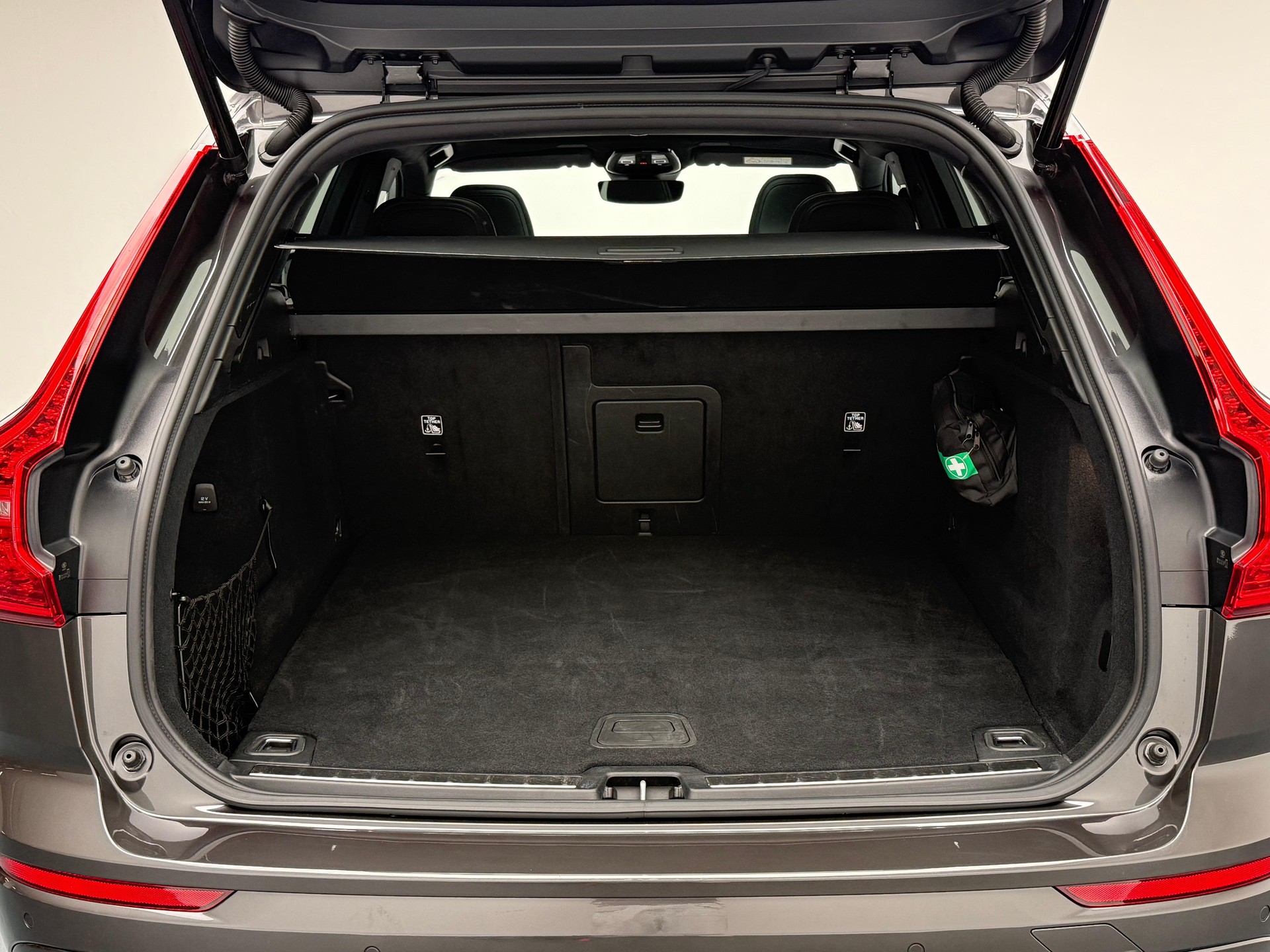 VOLVO XC60 2.0 T8 TE Plus Dark eAWD-image-13