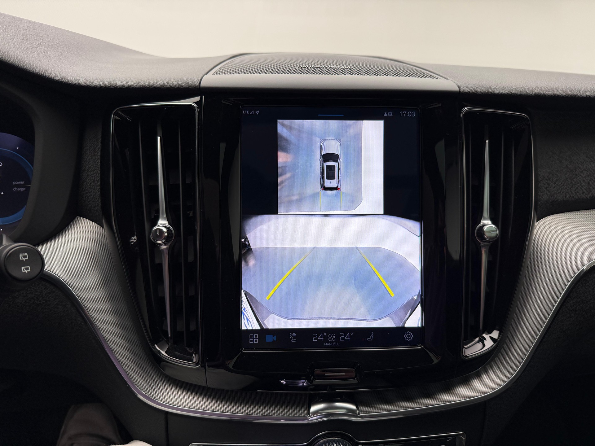 VOLVO XC60 2.0 T8 TE Plus Dark eAWD-image-17