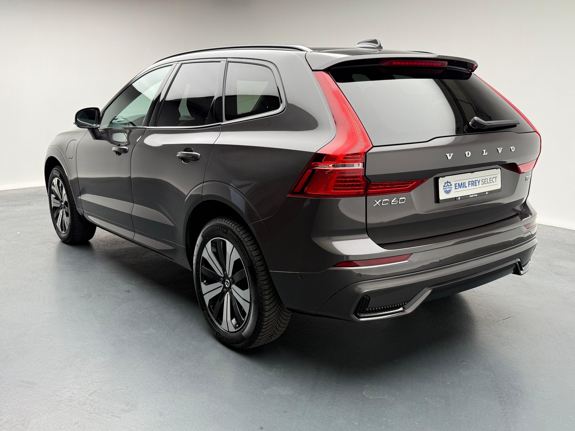 VOLVO XC60 2.0 T8 TE Plus Dark eAWD-image-11
