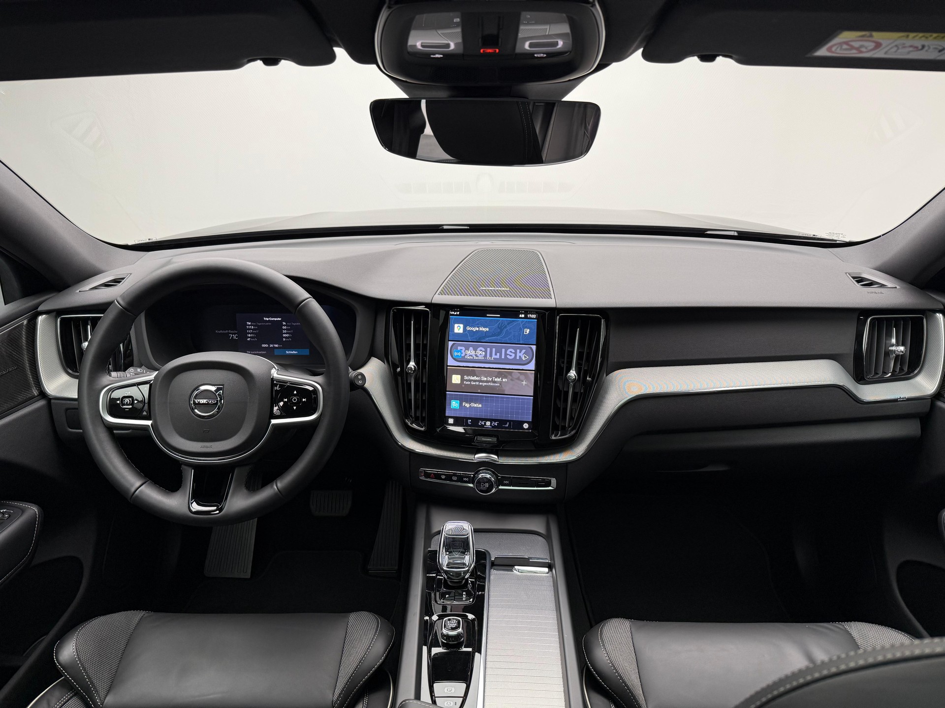 VOLVO XC60 2.0 T8 TE Plus Dark eAWD-image-10