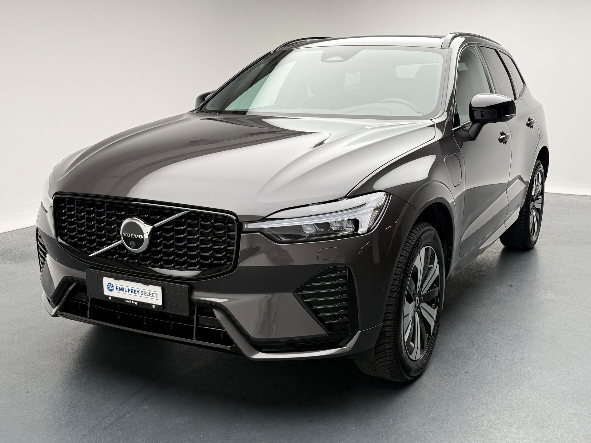 VOLVO XC60 2.0 T8 TE Plus Dark eAWD-image-0