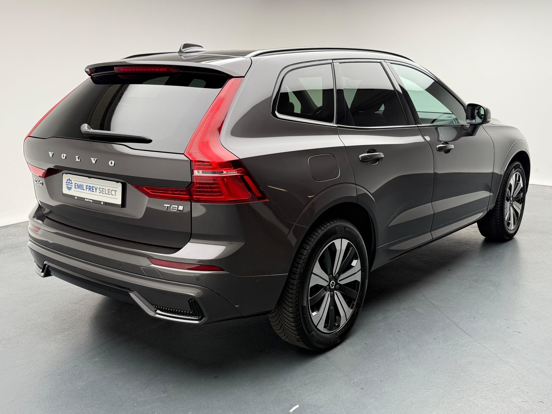 VOLVO XC60 2.0 T8 TE Plus Dark eAWD-image-14
