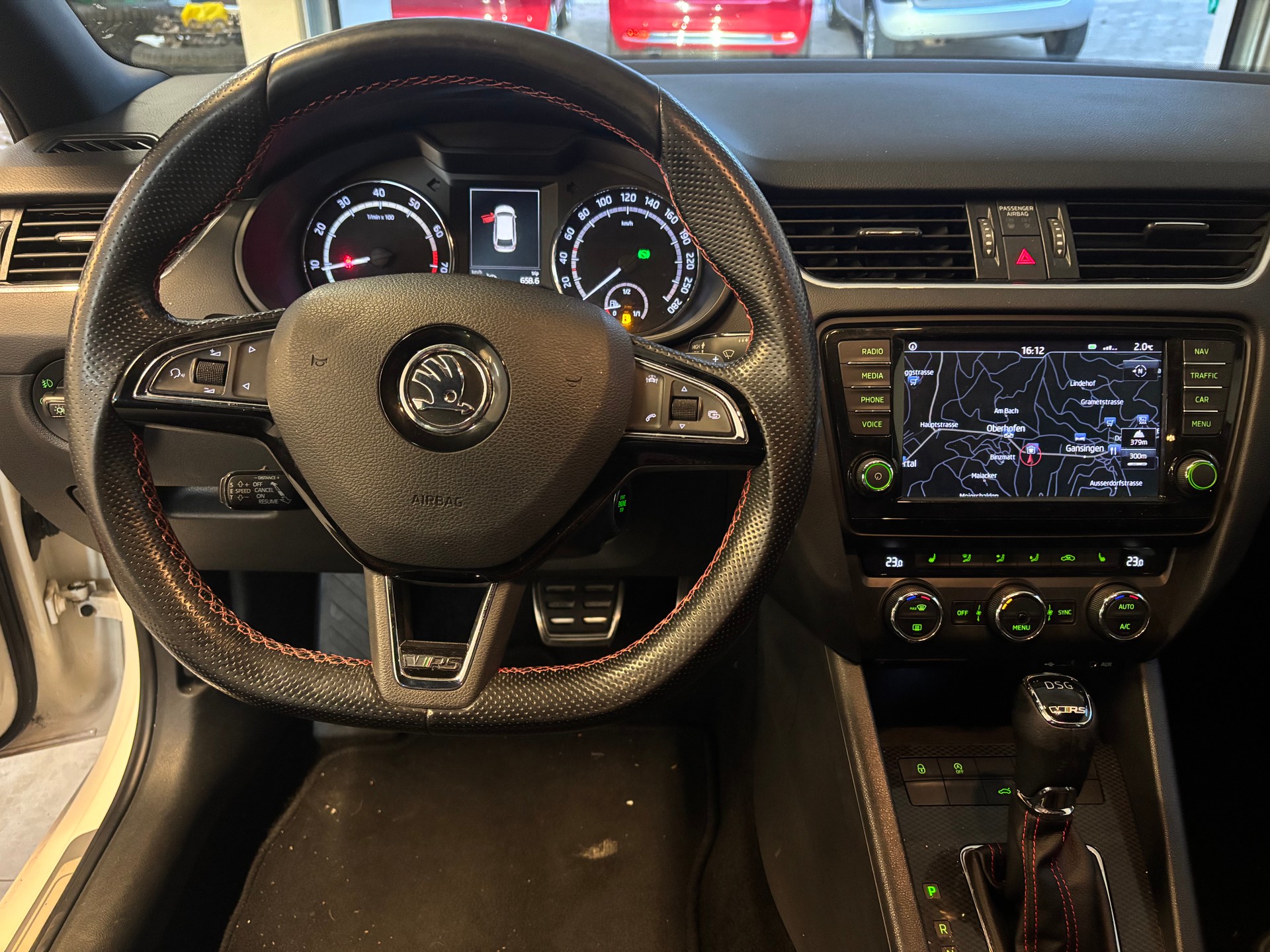 SKODA Octavia Combi 2.0 TSI RS DSG-image-12