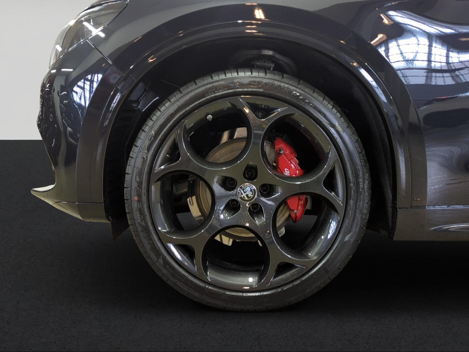 ALFA ROMEO Stelvio 2.0 Veloce Q4 AT8-showroom-element-3