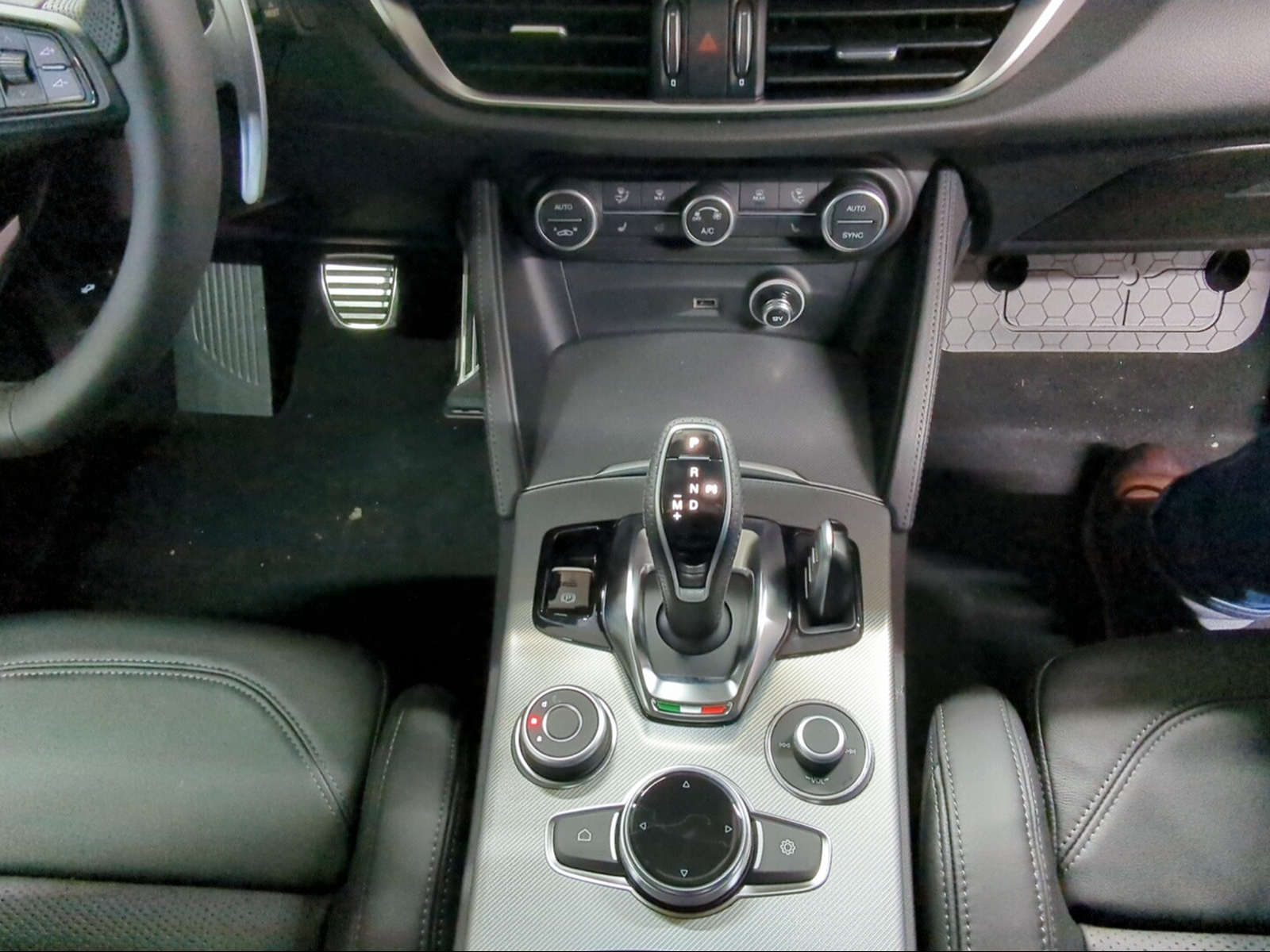 ALFA ROMEO Stelvio 2.0 Veloce Q4 AT8-image-10