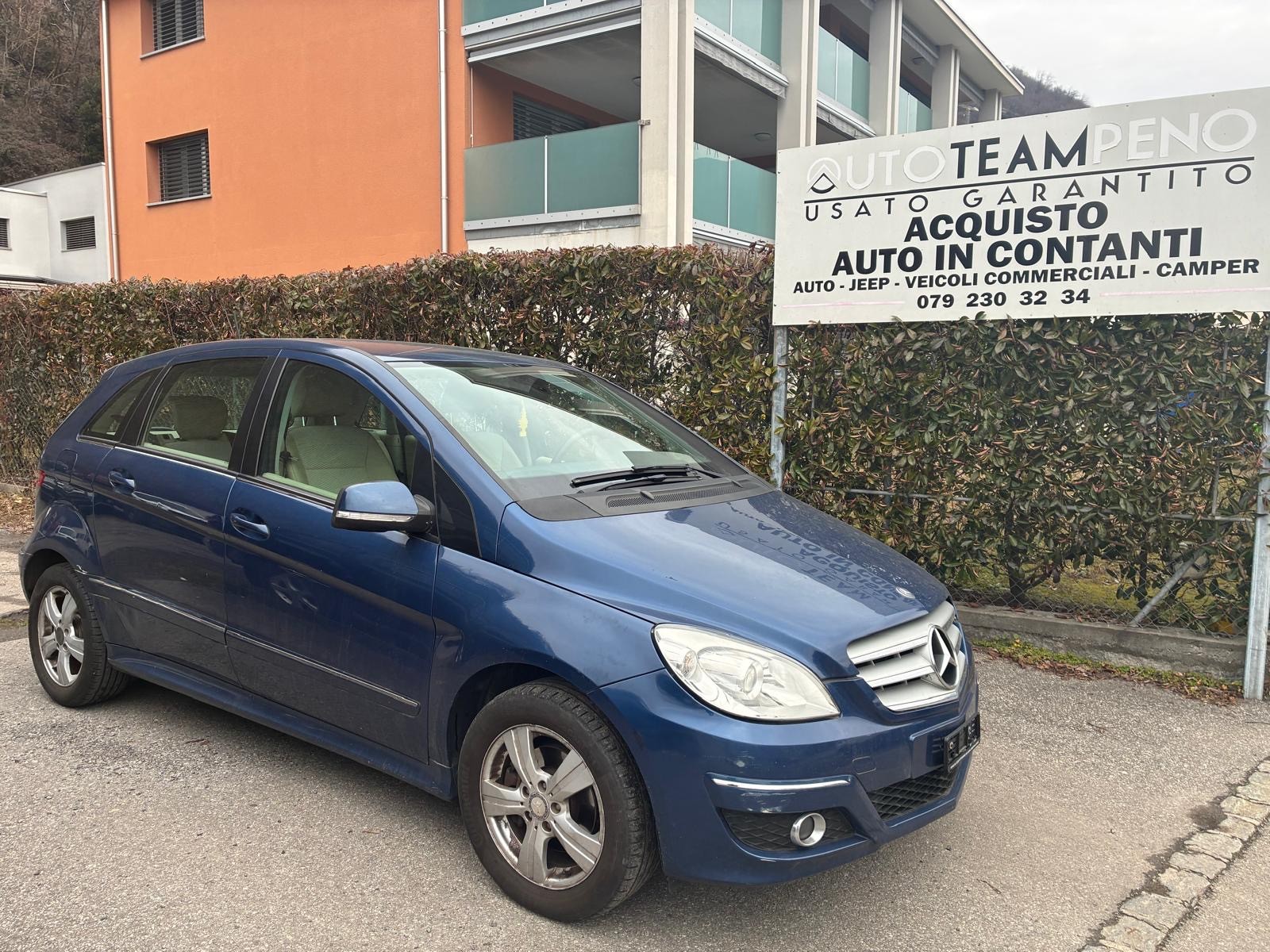 MERCEDES-BENZ B 200 Autotronic-image-0