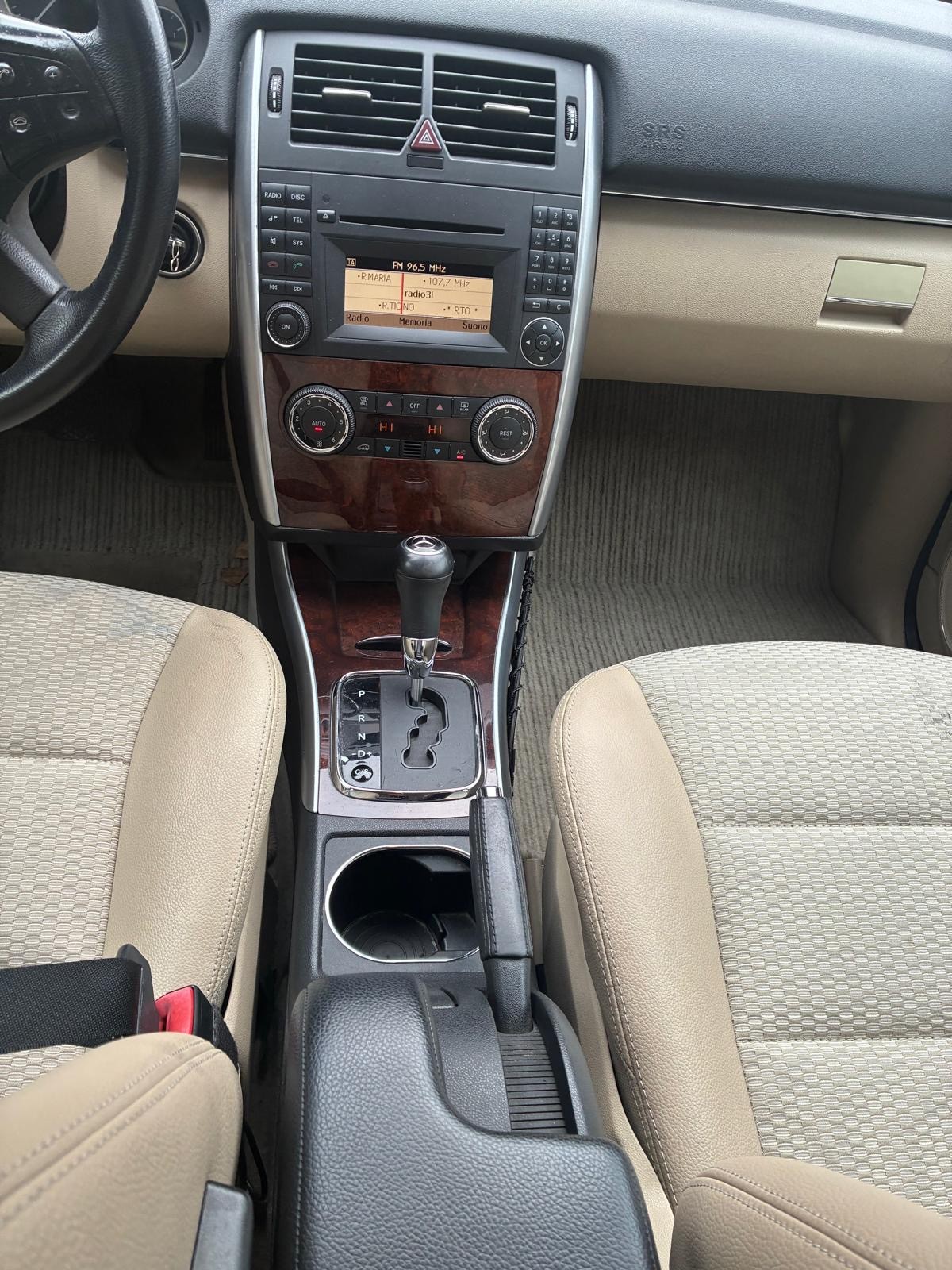 MERCEDES-BENZ B 200 Autotronic-image-11