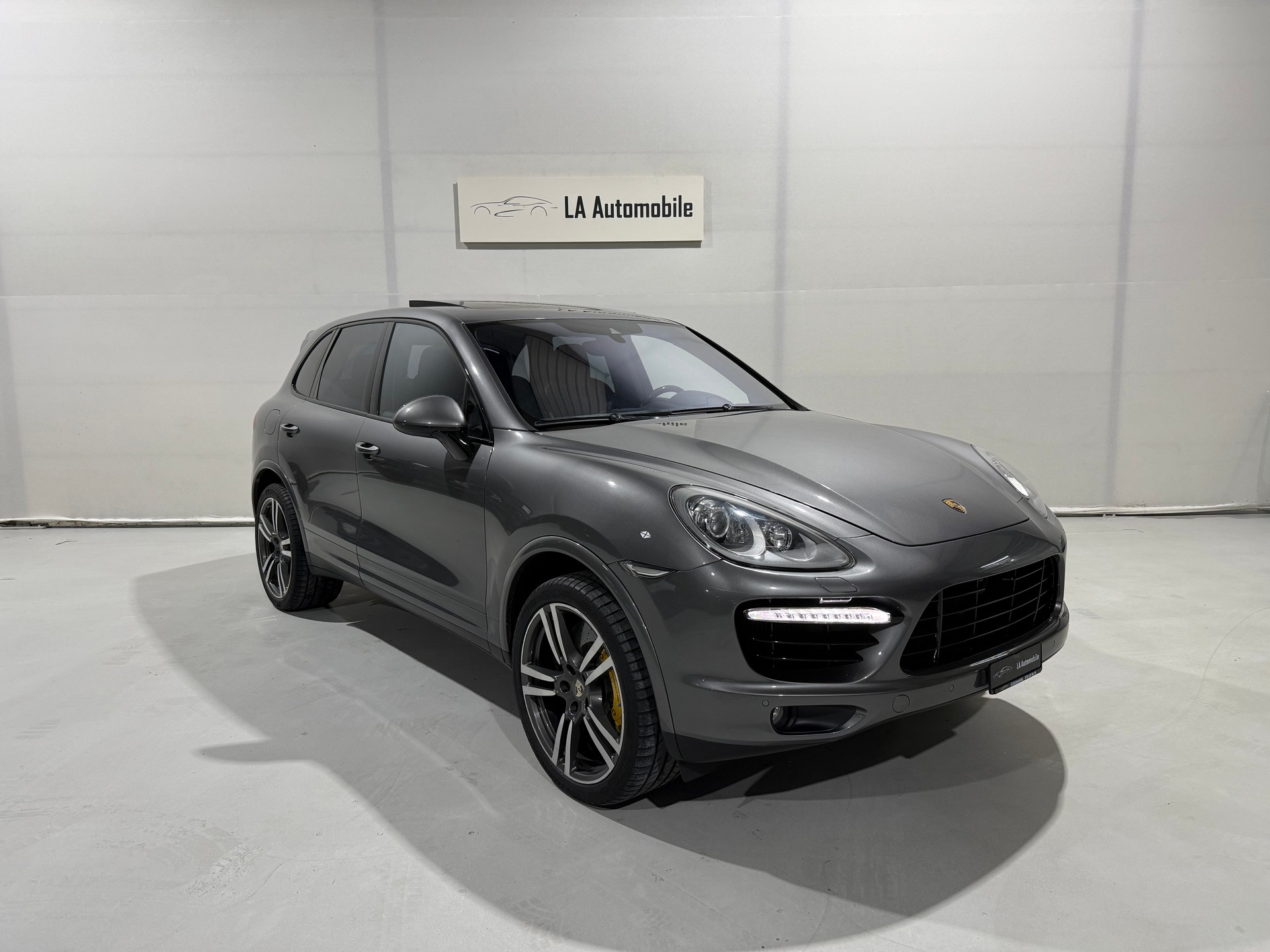 PORSCHE Cayenne Turbo S-image-4
