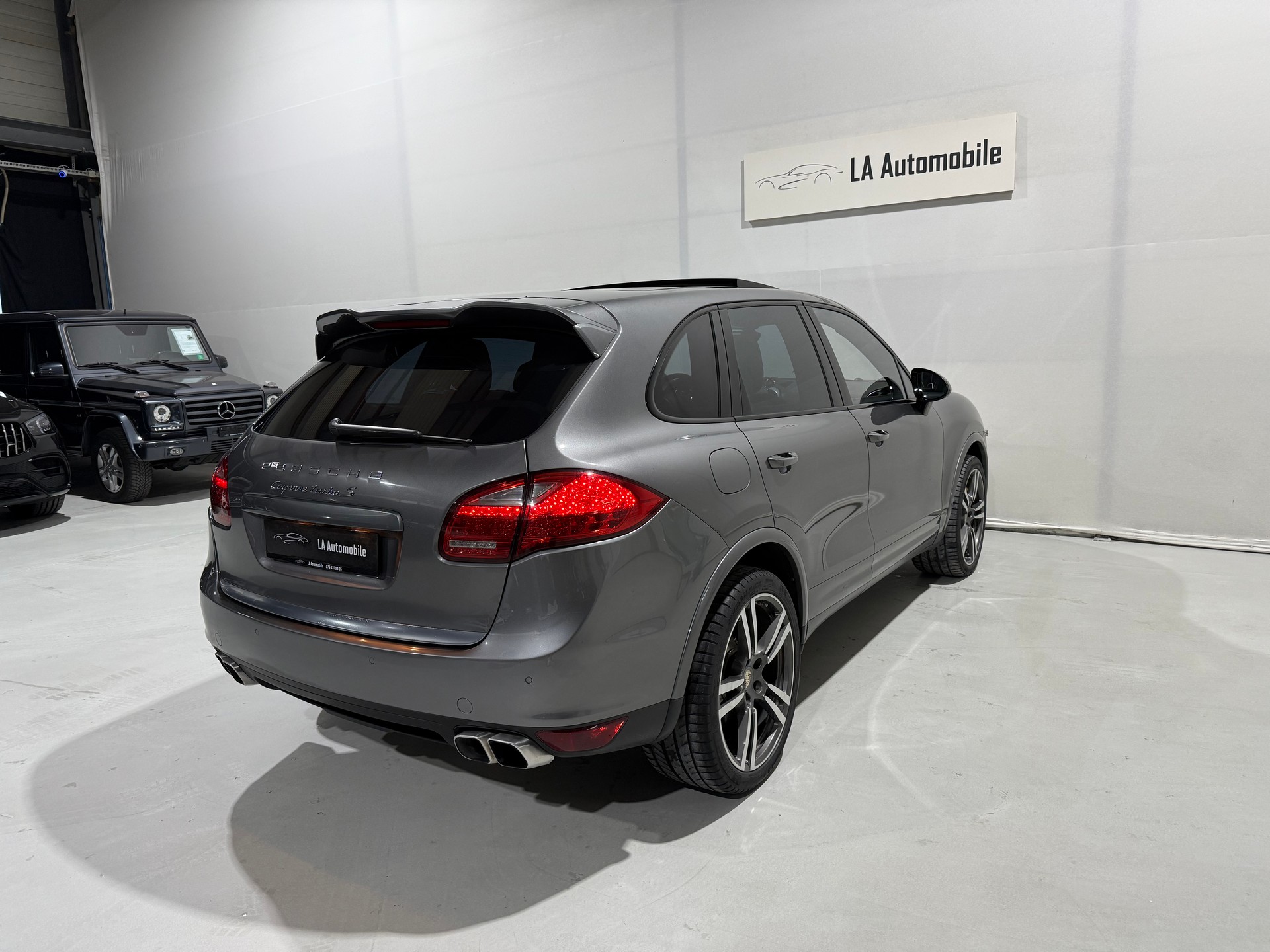 PORSCHE Cayenne Turbo S-image-8