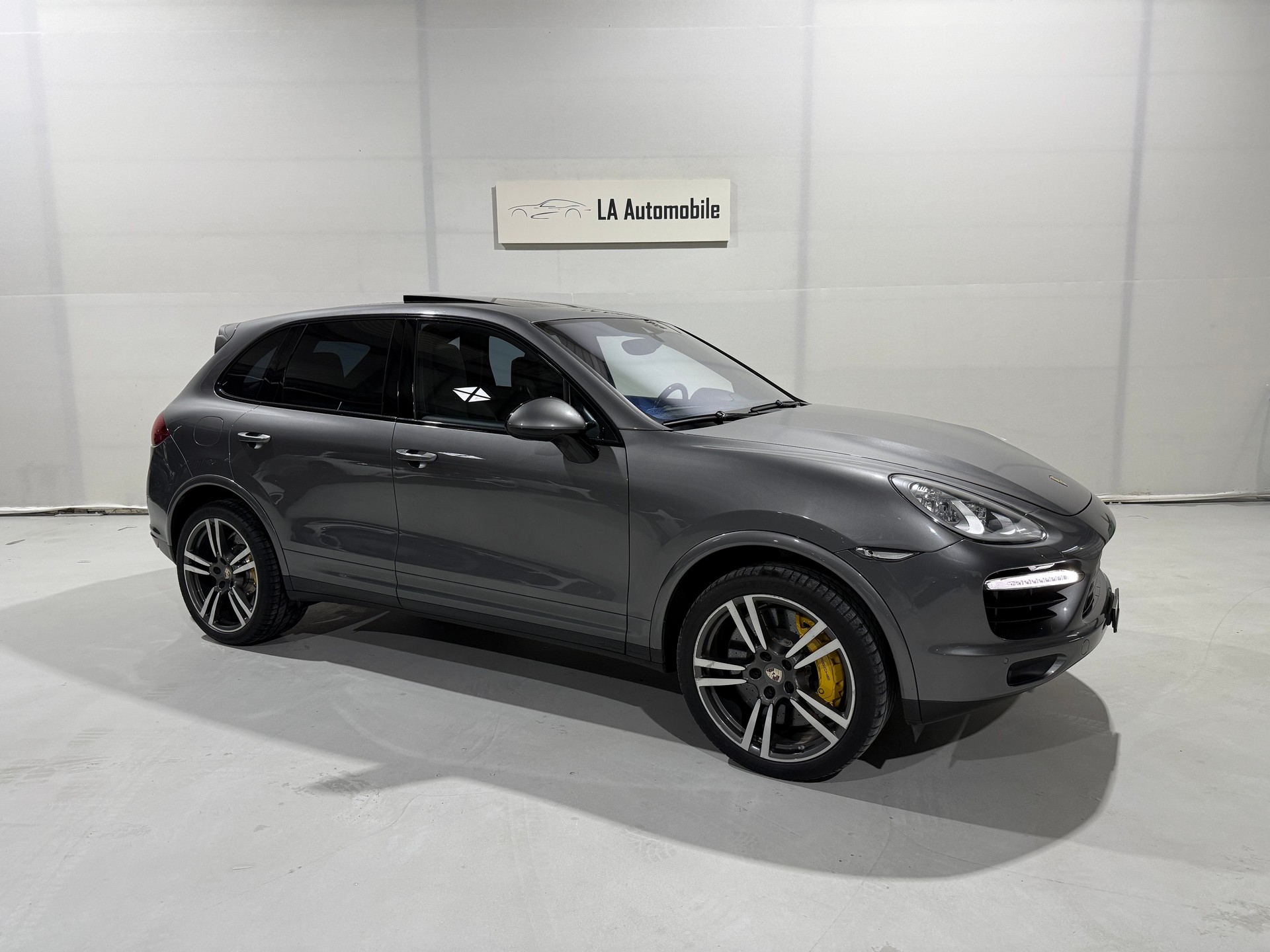 PORSCHE Cayenne Turbo S-image-5