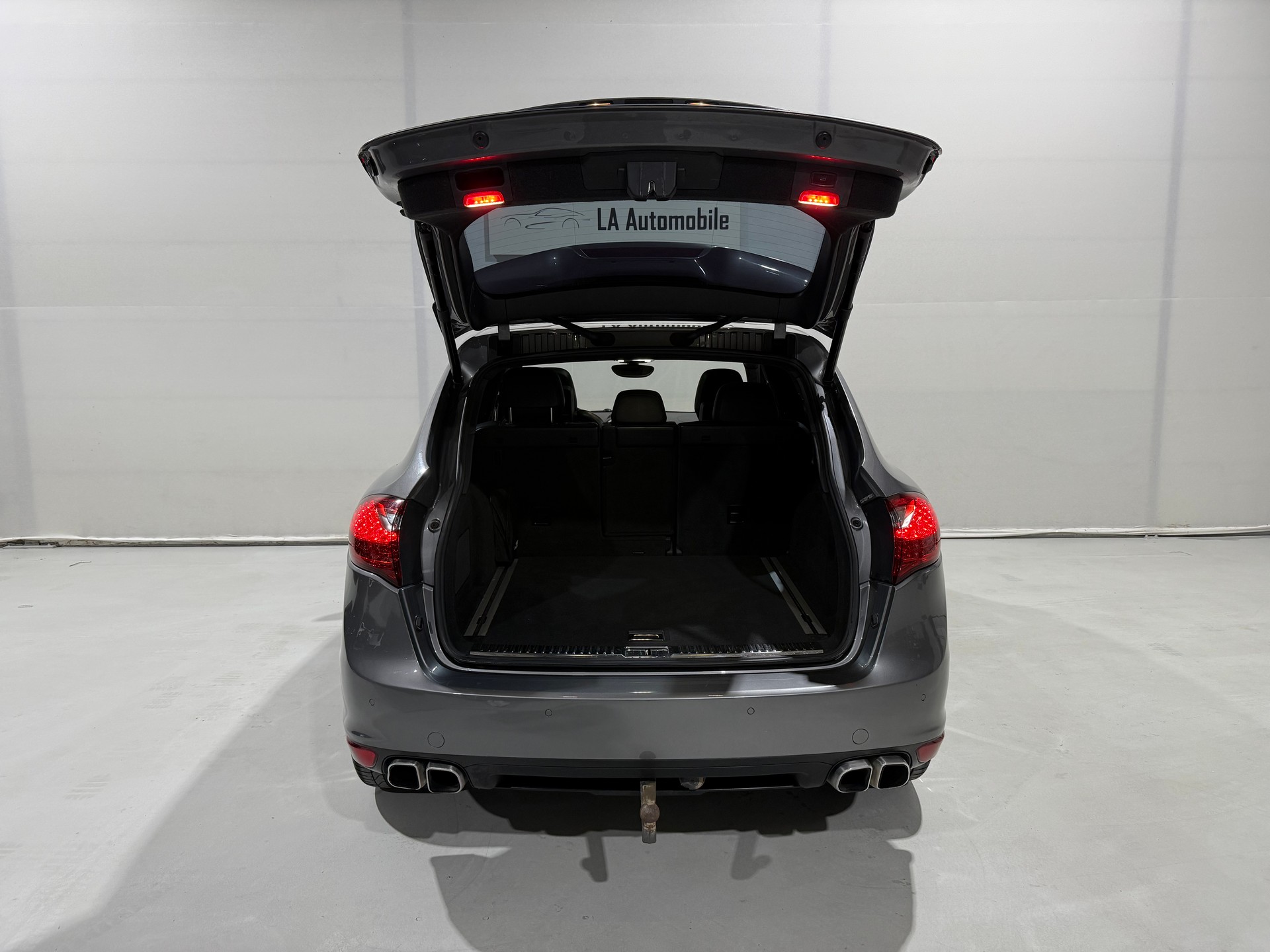 PORSCHE Cayenne Turbo S-image-10