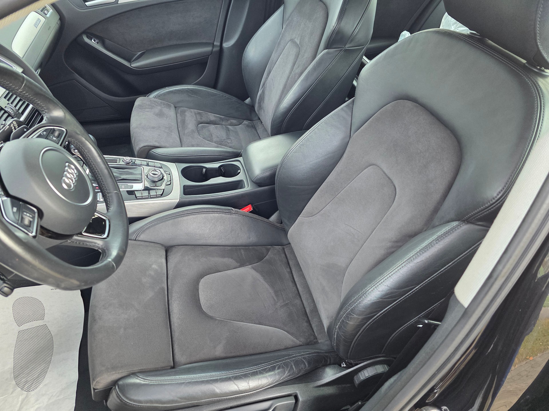 AUDI A4 Avant 2.0 TDI quattro S-tronic-image-14