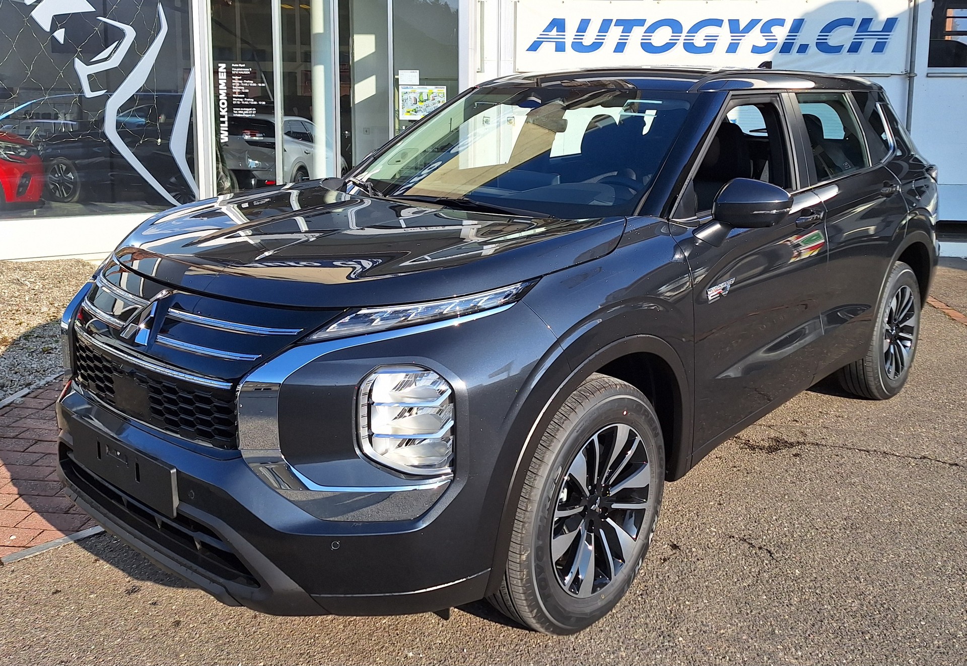 MITSUBISHI Outlander PHEV Inform Helvetia (137)-image-0