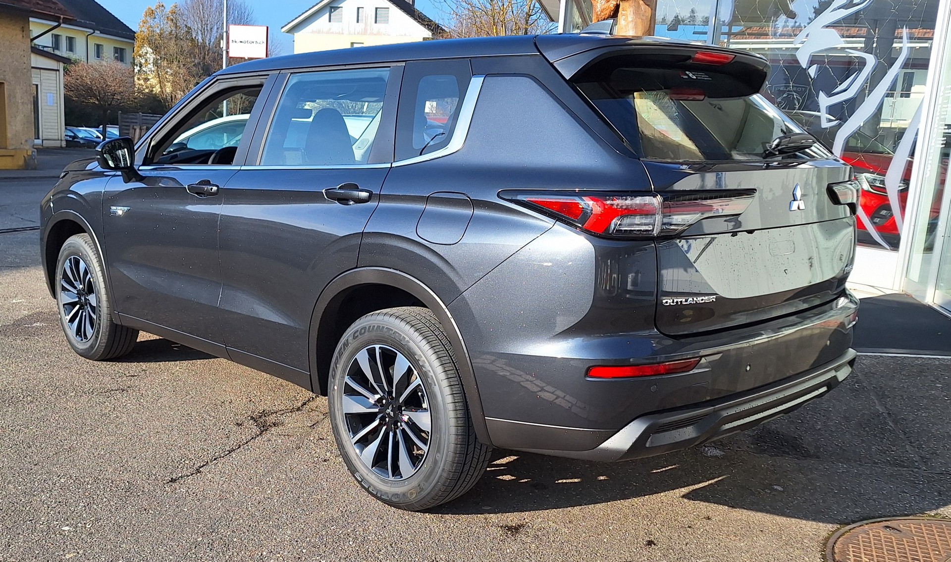 MITSUBISHI Outlander PHEV Inform Helvetia (137)-image-1