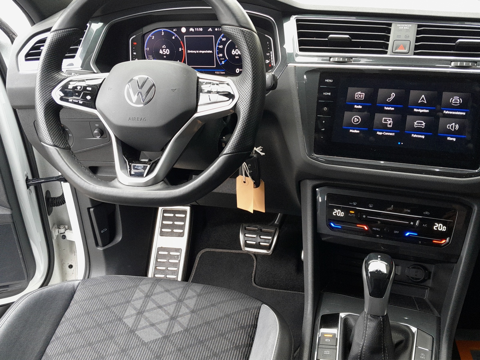 VW Tiguan 2.0 TDI SCR R-Line 4Motion DSG-image-8