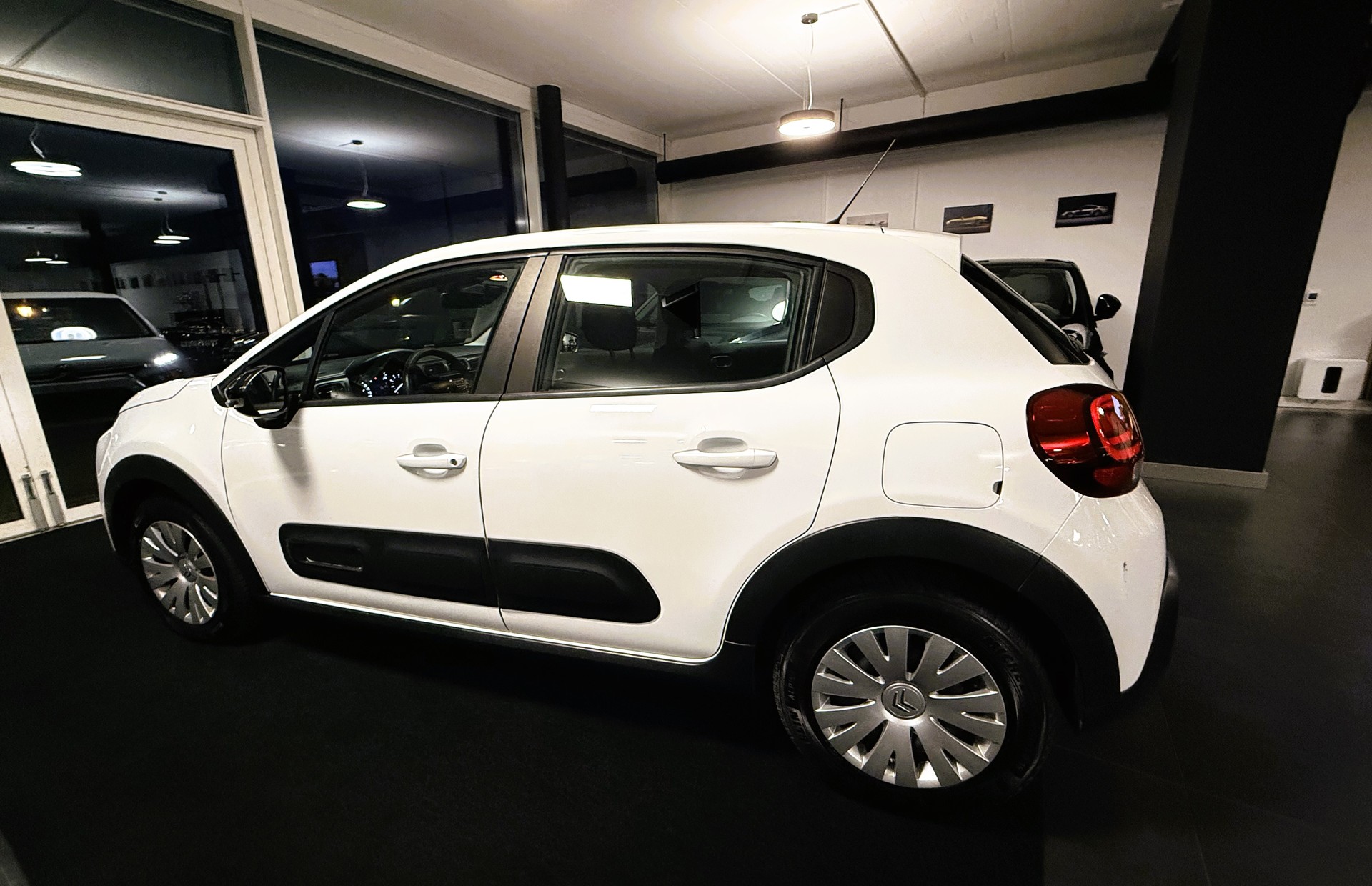 CITROEN C3 1.2i Swiss Edition EAT6-image-1