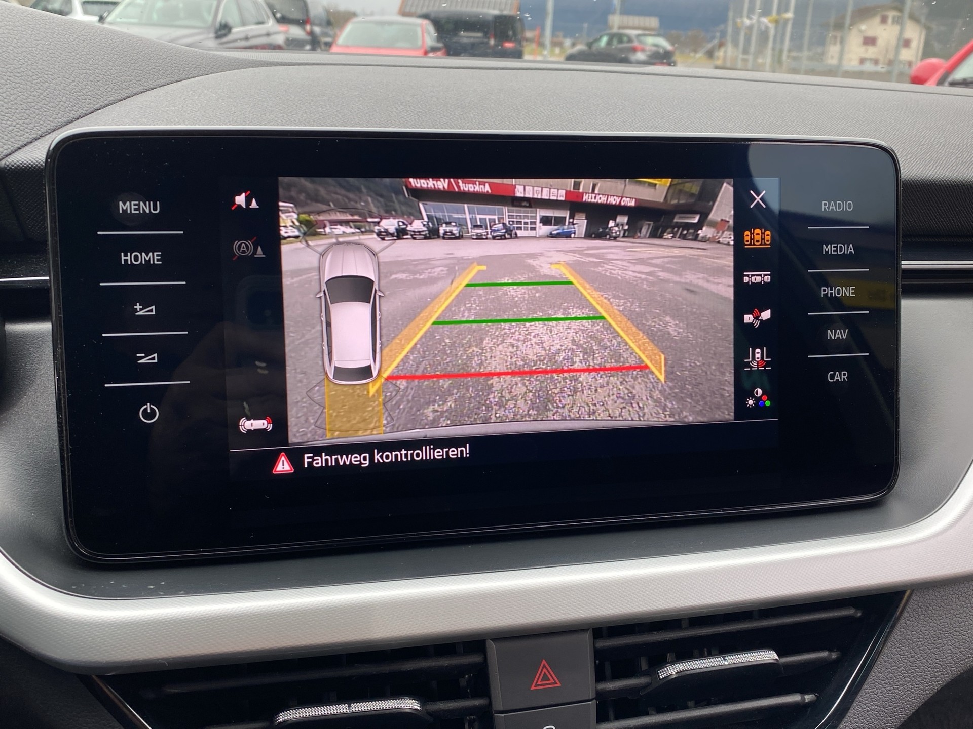 SKODA Scala 1.0 TSI Ambition DSG-image-16