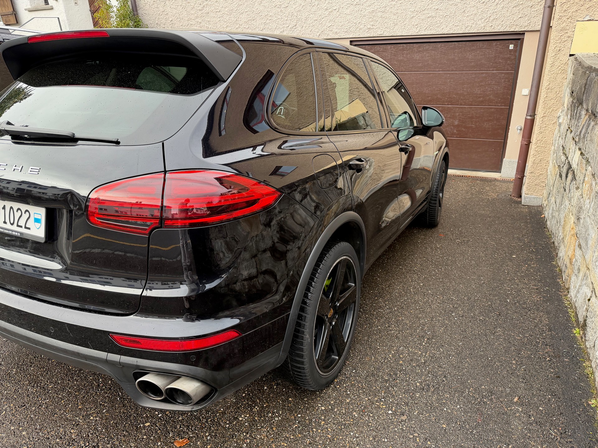 PORSCHE Cayenne S E-Hybrid-image-11