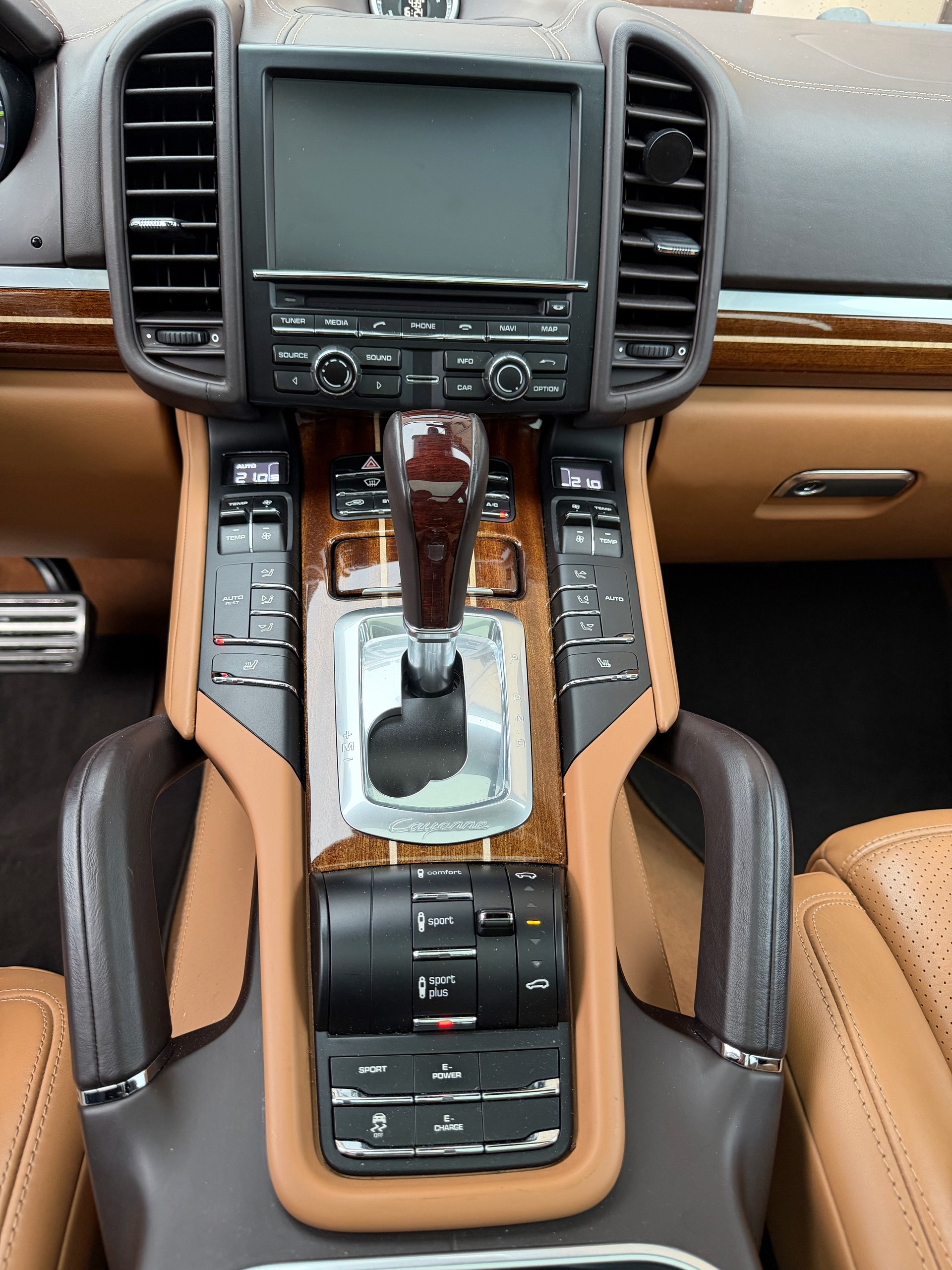 PORSCHE Cayenne S E-Hybrid-image-0