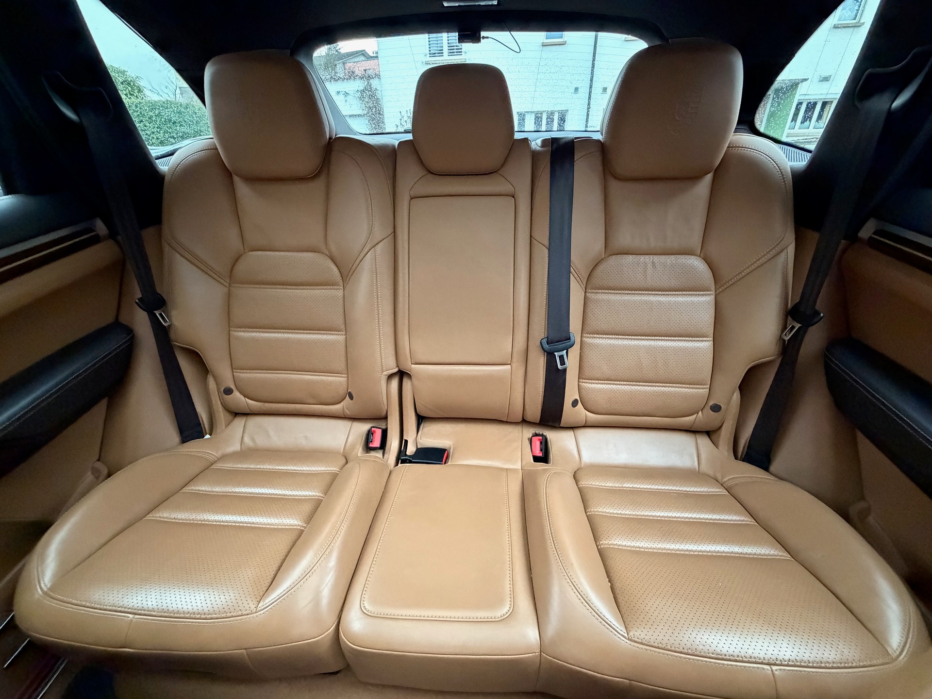 PORSCHE Cayenne S E-Hybrid-image-3