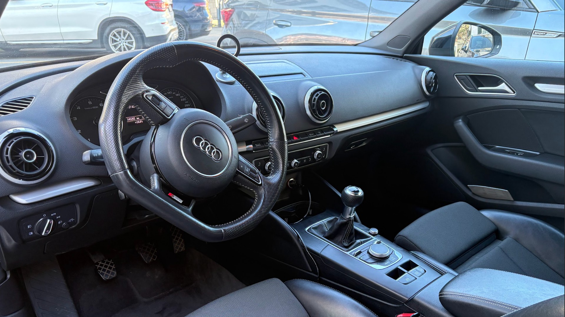 AUDI A3 Cabriolet 1.4 TFSI Ambition-image-3