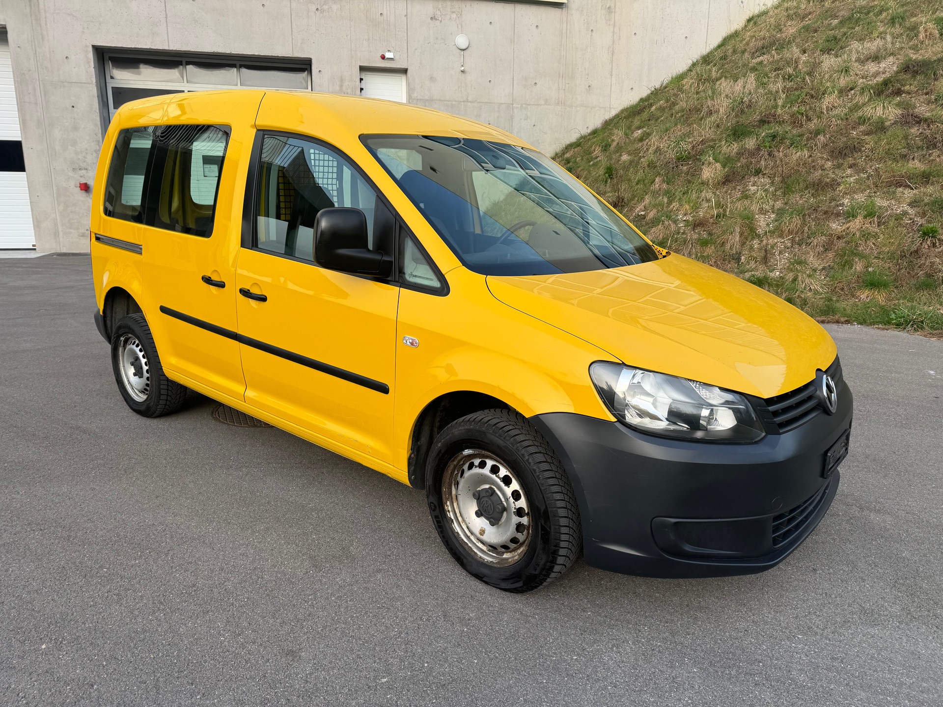 VW Caddy 2.0 TDI 4Motion-image-6