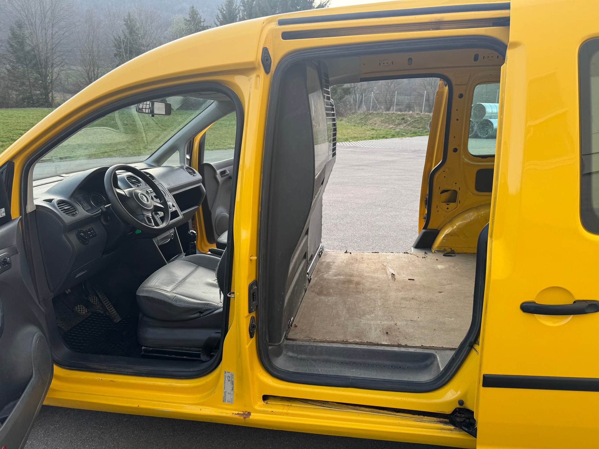 VW Caddy 2.0 TDI 4Motion-image-10