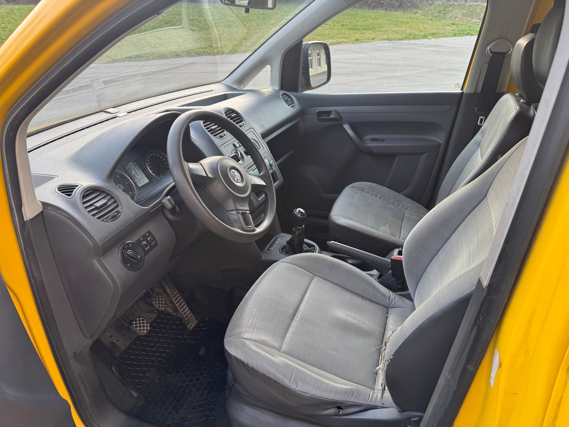 VW Caddy 2.0 TDI 4Motion-image-8