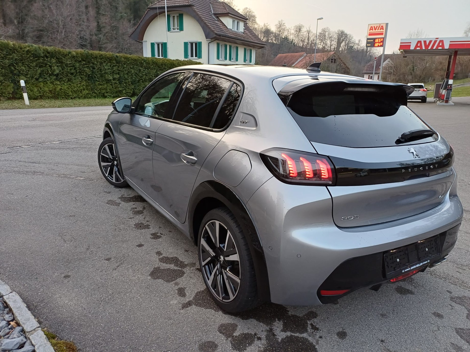 PEUGEOT 208 1.2 PureTech Allure Pack EAT8-showroom-element-3