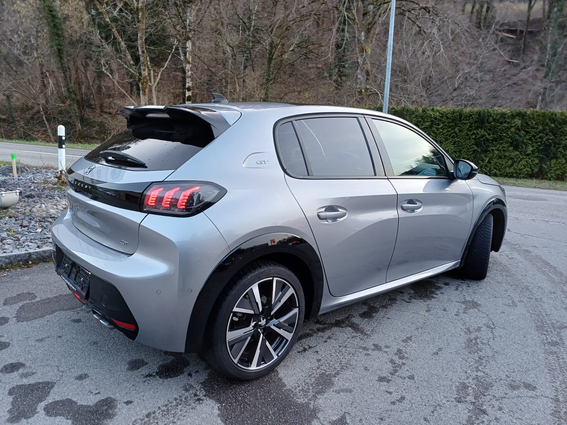 PEUGEOT 208 1.2 PureTech Allure Pack EAT8-showroom-element-1