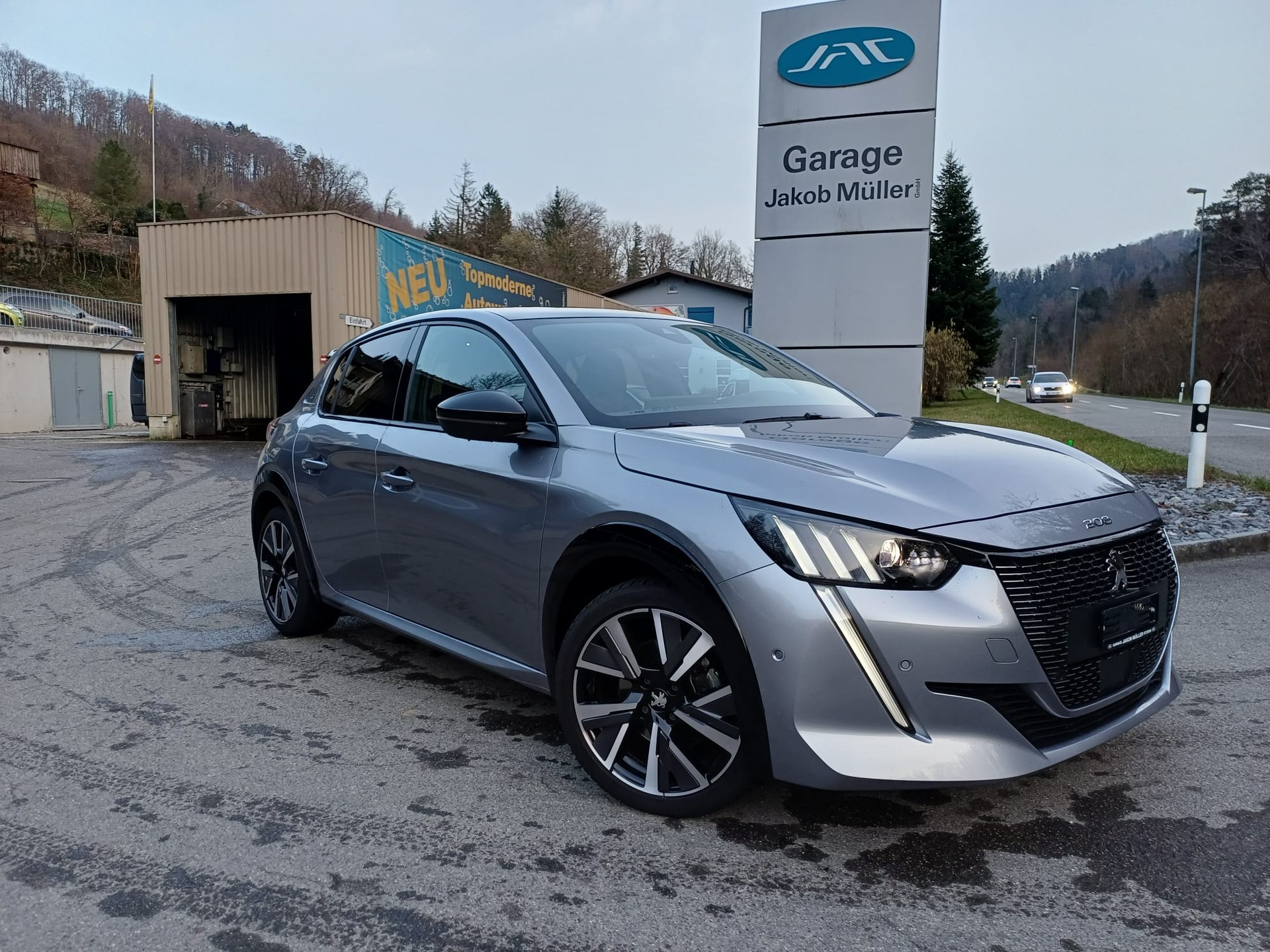 PEUGEOT 208 1.2 PureTech Allure Pack EAT8