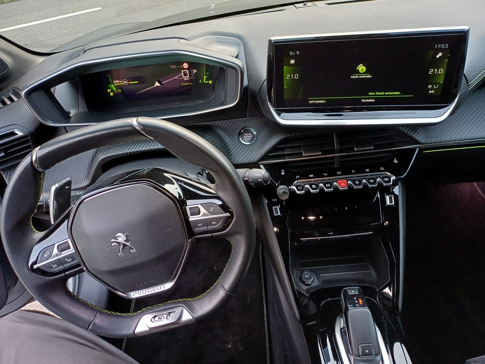 PEUGEOT 208 1.2 PureTech Allure Pack EAT8-image-8