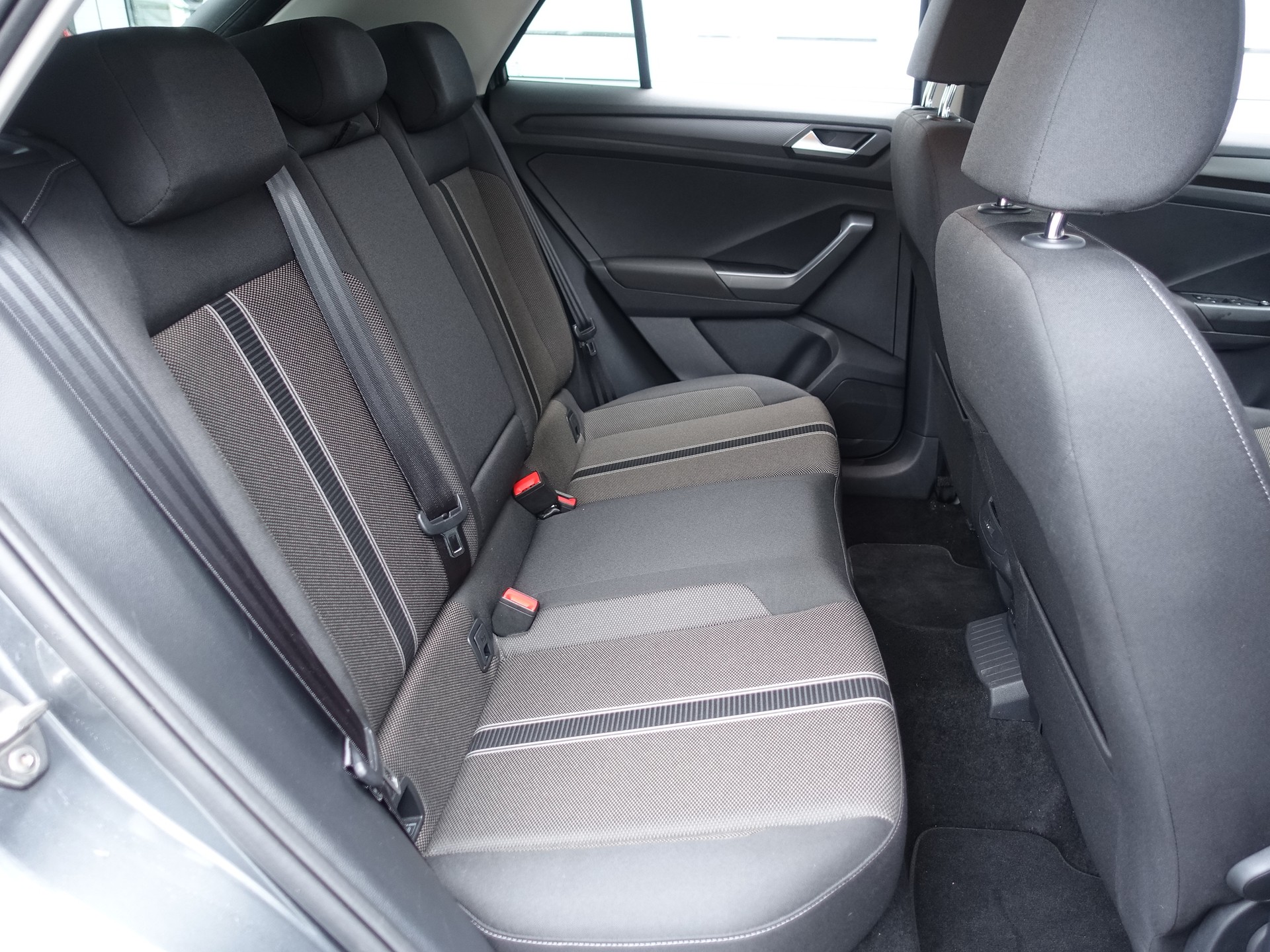VW T-Roc 1.5 TSI EVO Advance DSG-image-13