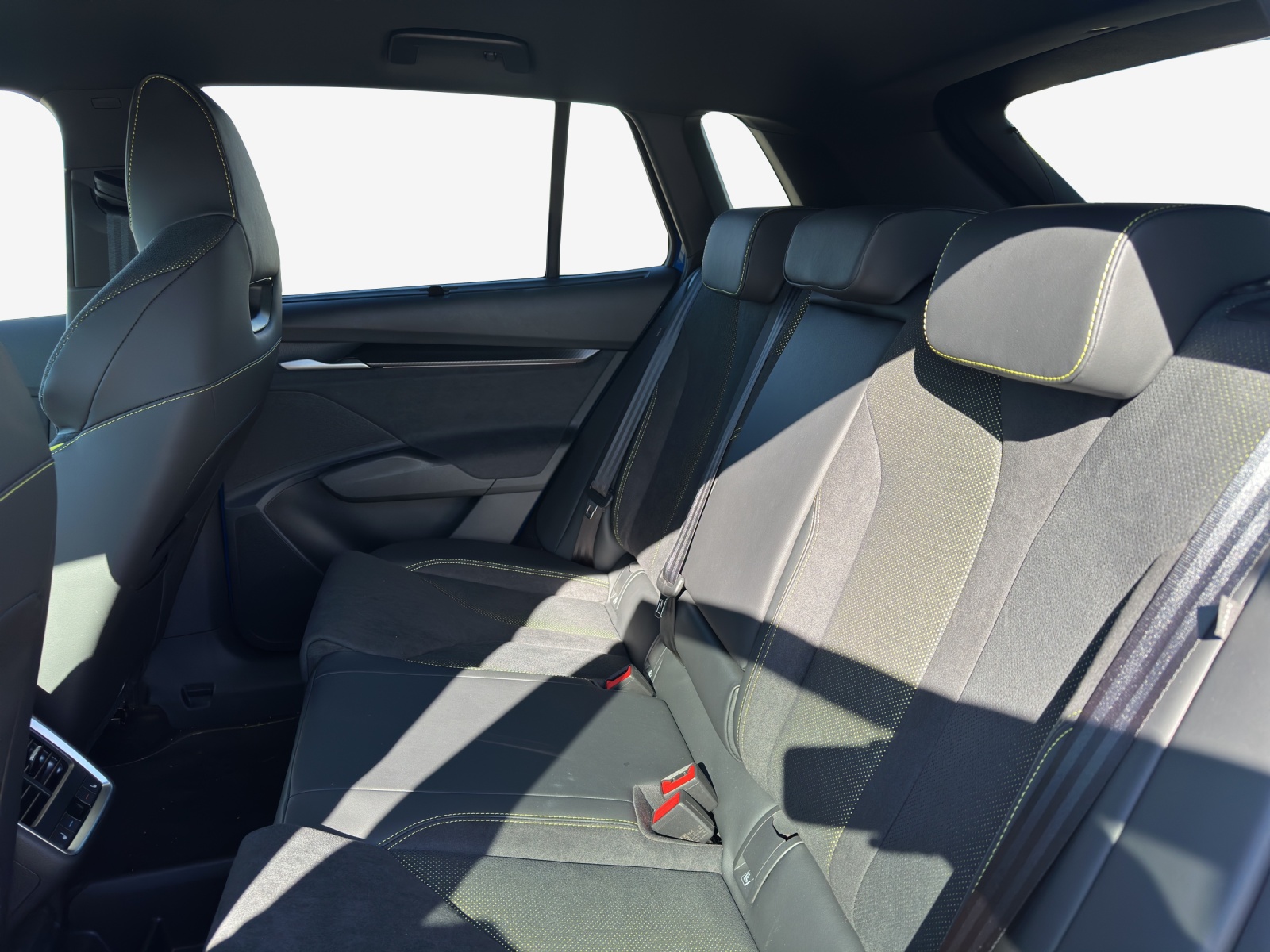 SKODA Elroq RS 4x4-image-11