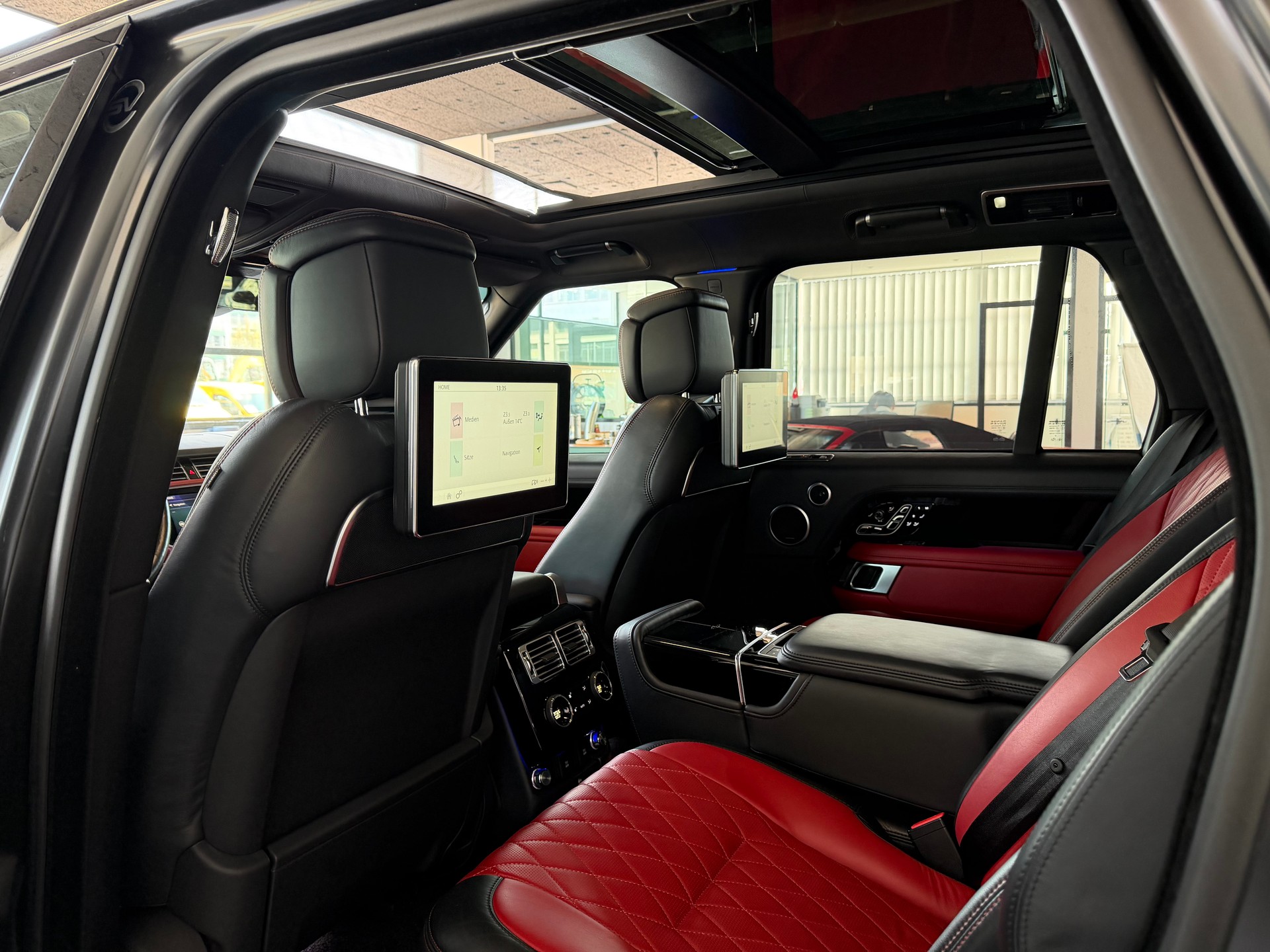 LAND ROVER Range Rover 5.0 V8 566PS 4X4 S/C SV SPECIAL VEHICLE AUTOBIOGRAPHY AB Dynamic Automatic-image-11
