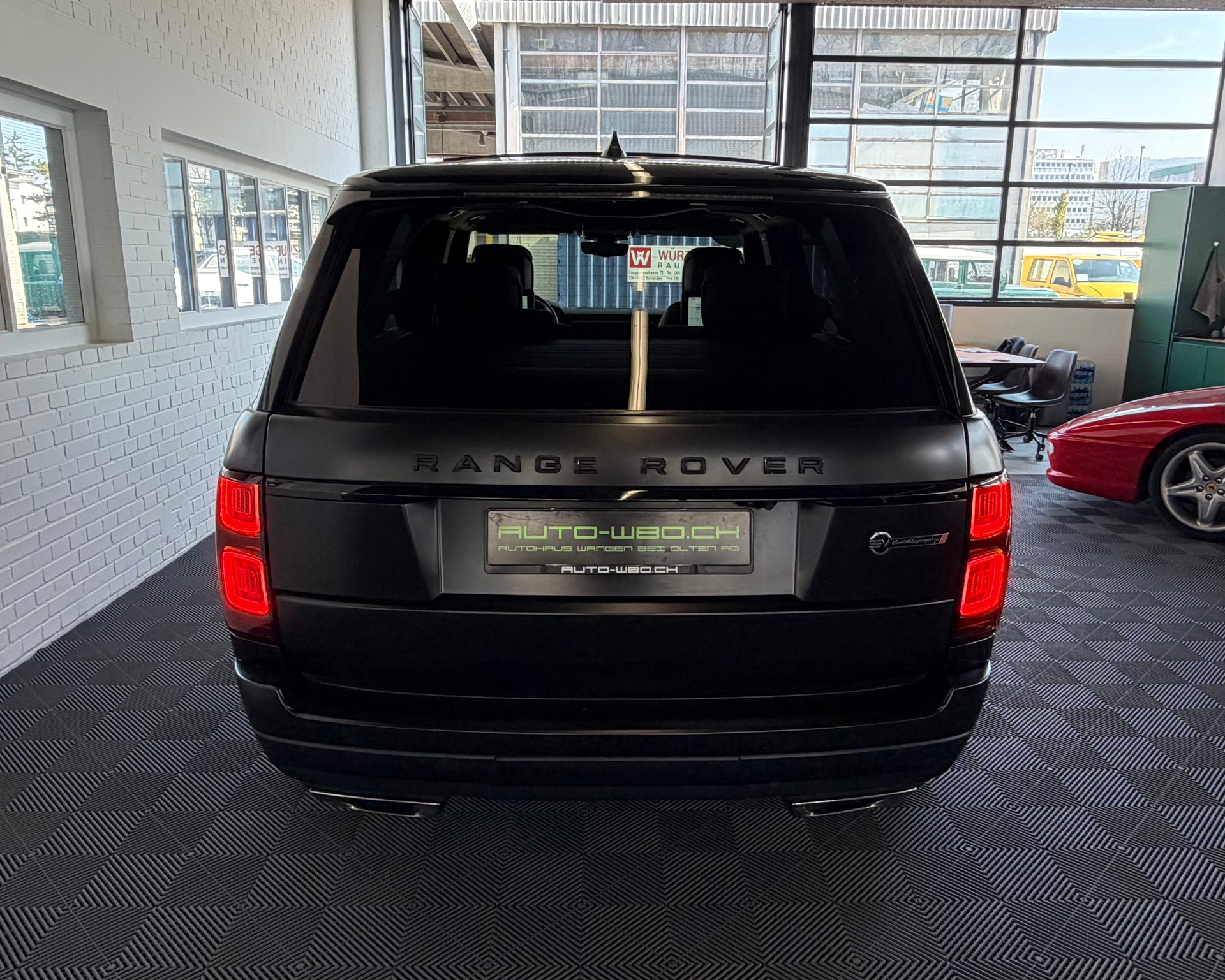 LAND ROVER Range Rover 5.0 V8 566PS 4X4 S/C SV SPECIAL VEHICLE AUTOBIOGRAPHY AB Dynamic Automatic-image-3