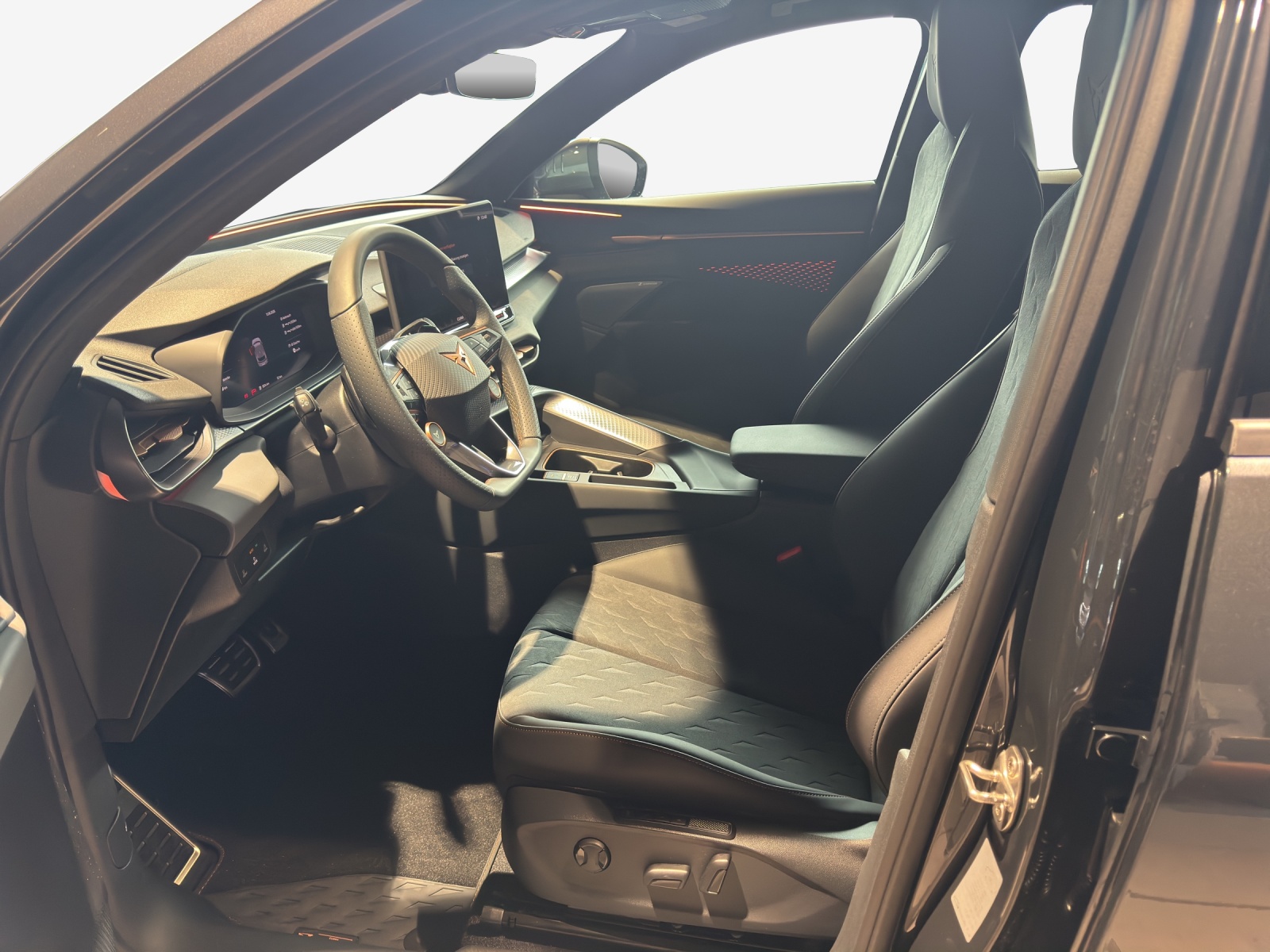 CUPRA Terramar 1.5 eHybrid DSG VZ-image-2