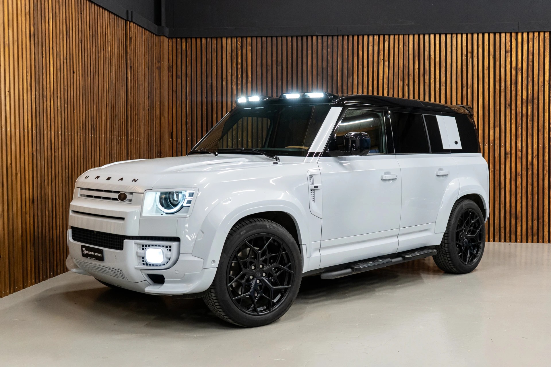LAND ROVER Defender 110 525 V8 5.0 AT8