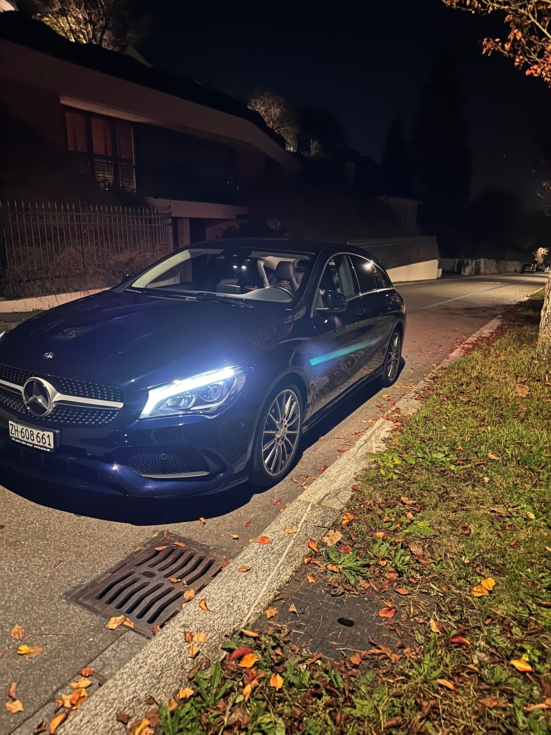 MERCEDES-BENZ CLA Shooting Brake 250 AMG Line-image-0