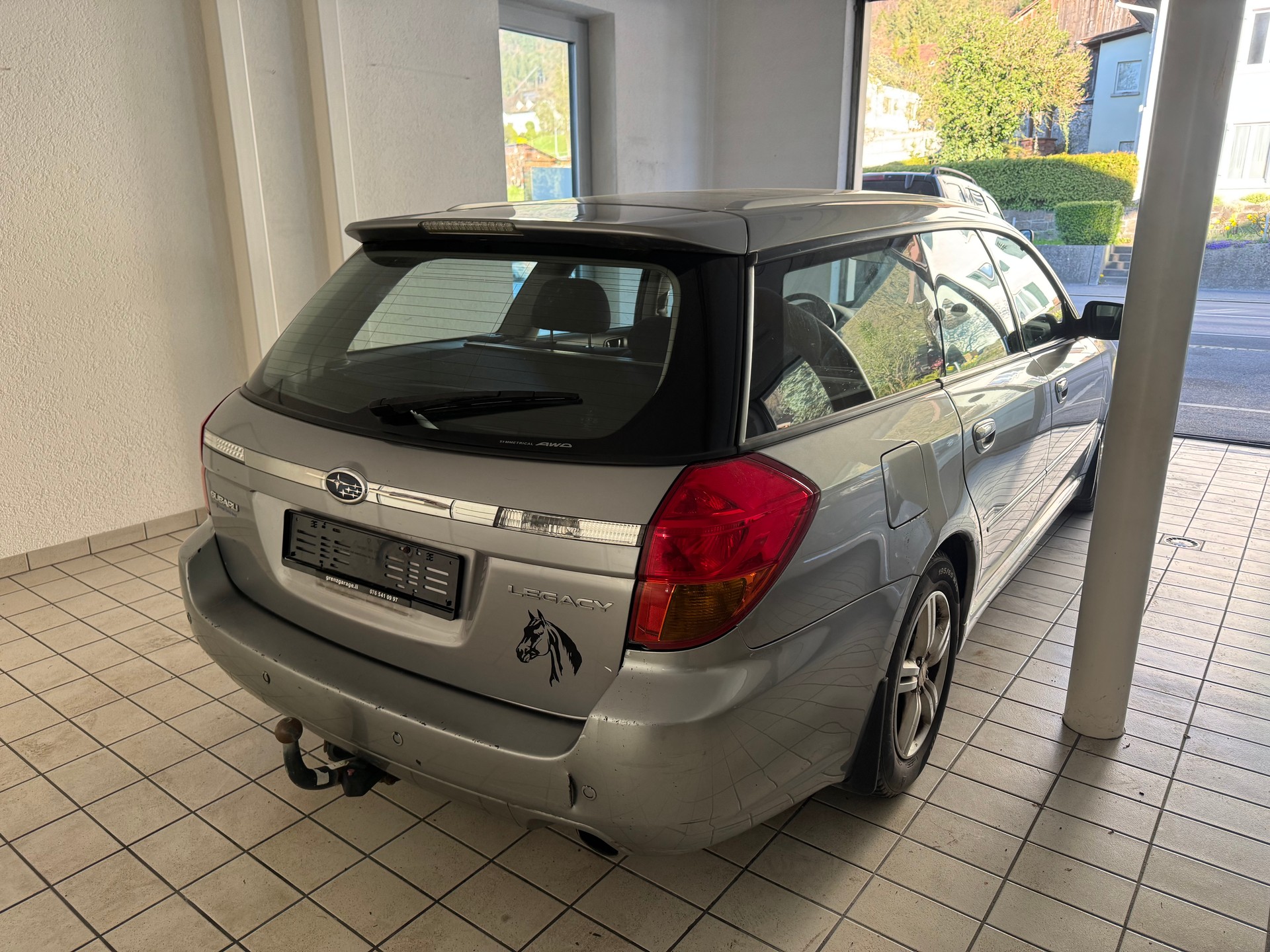 SUBARU Legacy 2.0R AWD Swiss-image-7