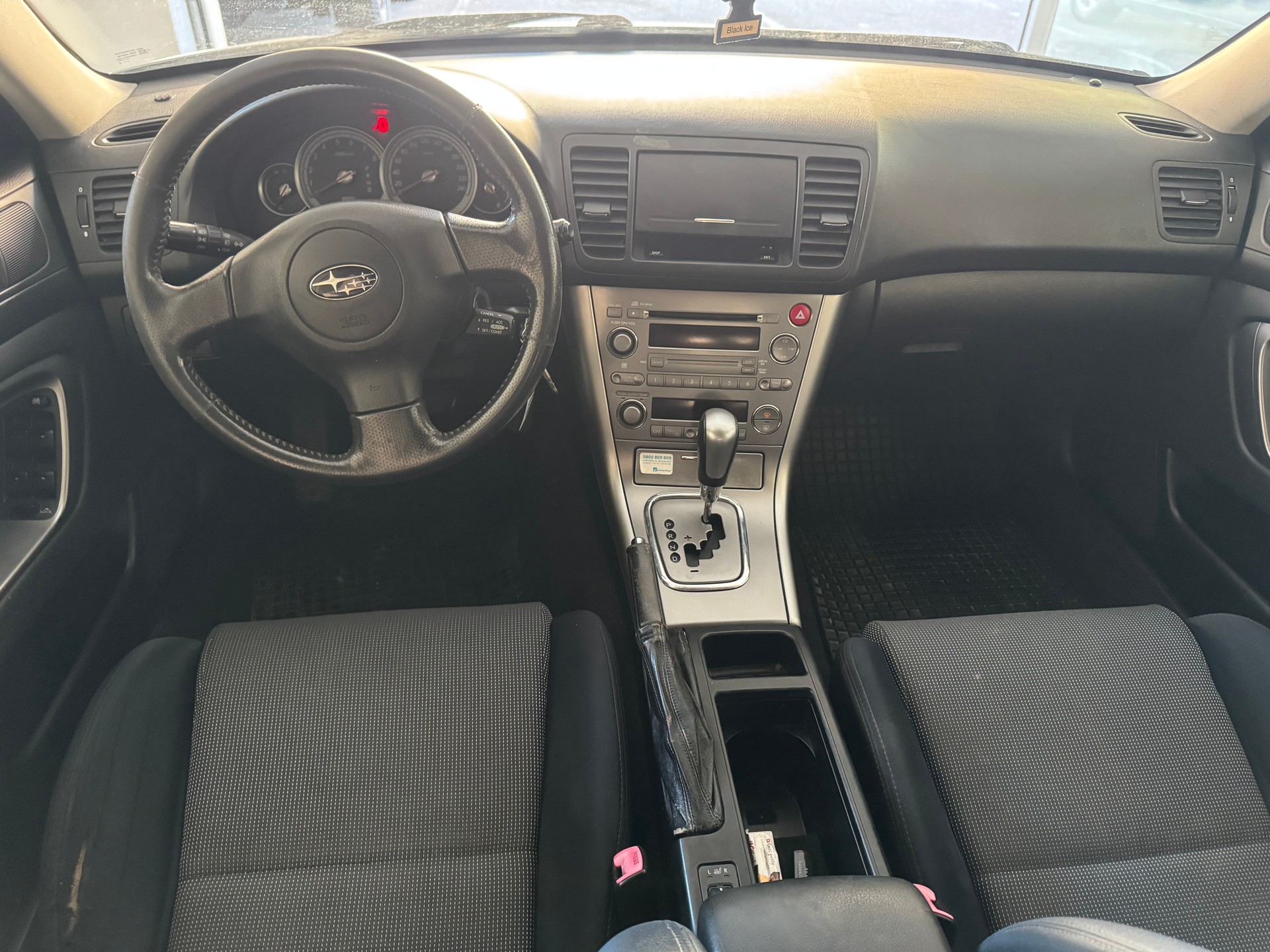 SUBARU Legacy 2.0R AWD Swiss-image-8
