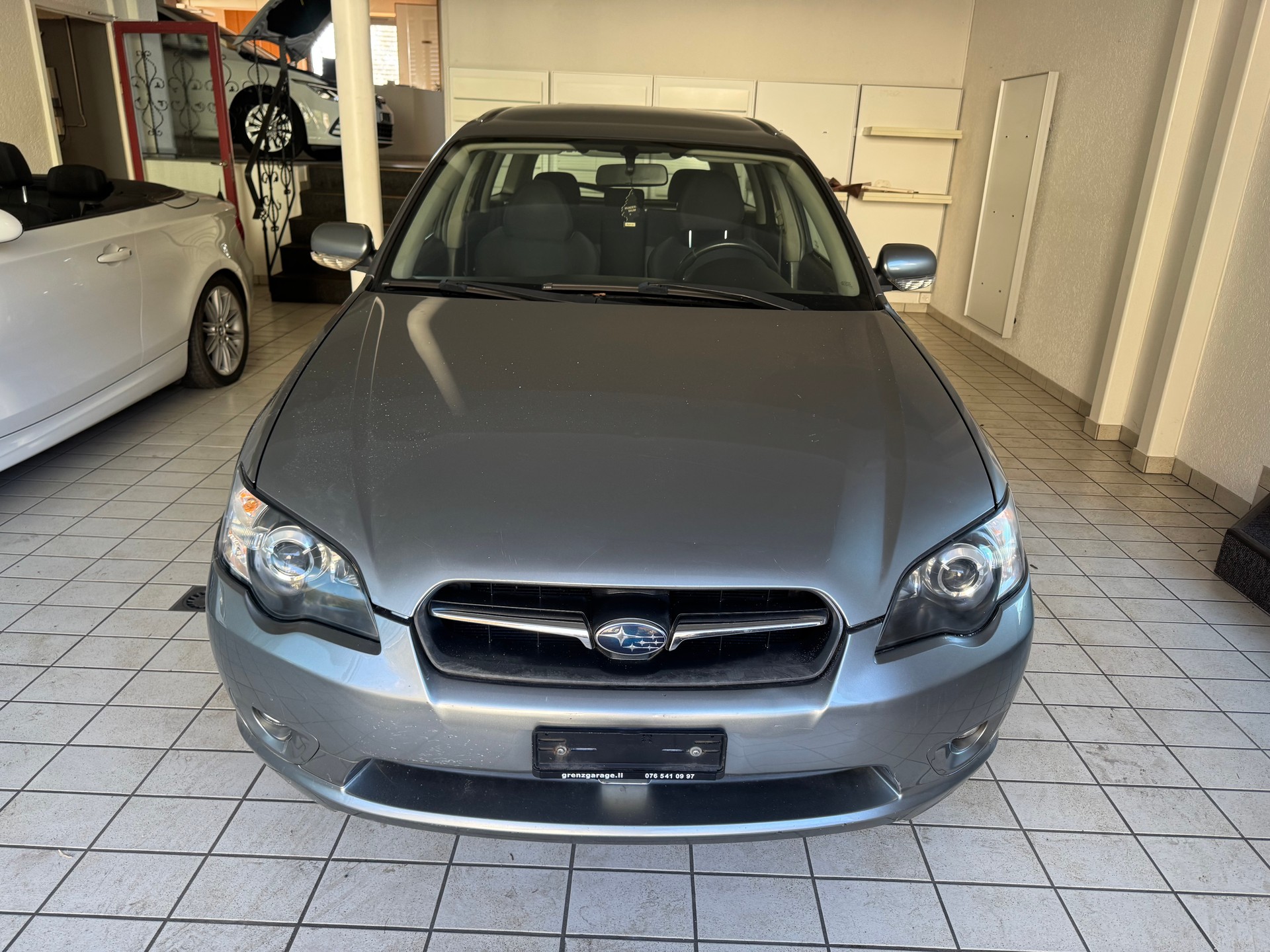 SUBARU Legacy 2.0R AWD Swiss-image-0